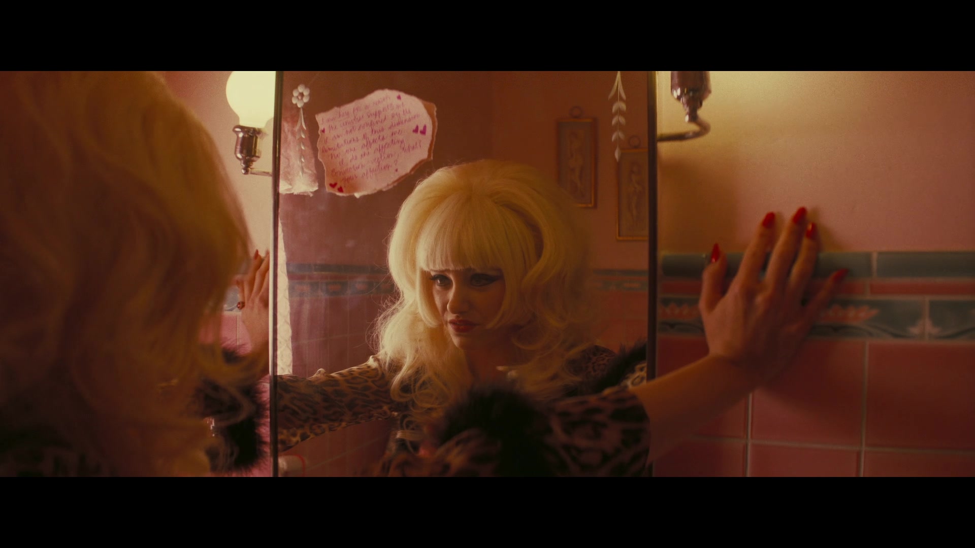 Angelyne_S01E03_Glow_in_the_Dark_Queen_of_the_Universe_1080p_ERW_003005.jpg