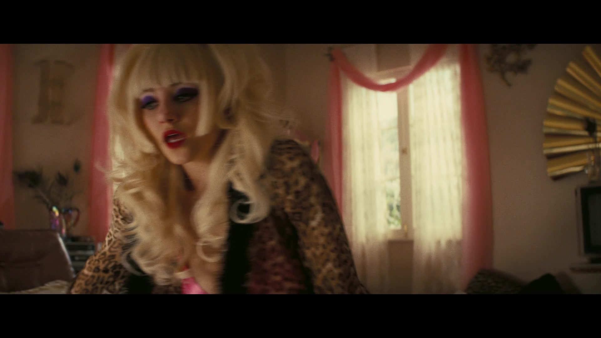 Angelyne_S01E03_Glow_in_the_Dark_Queen_of_the_Universe_1080p_ERW_003259.jpg