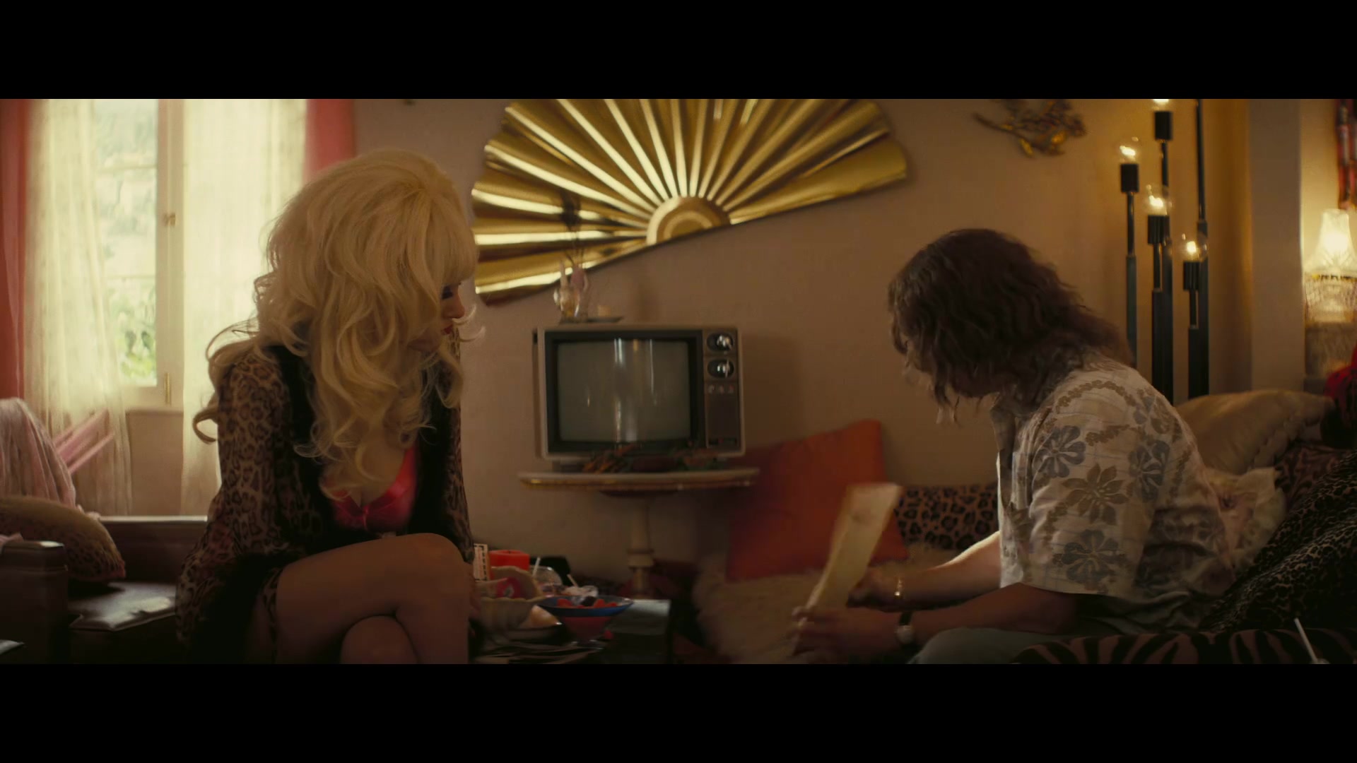 Angelyne_S01E03_Glow_in_the_Dark_Queen_of_the_Universe_1080p_ERW_003332.jpg