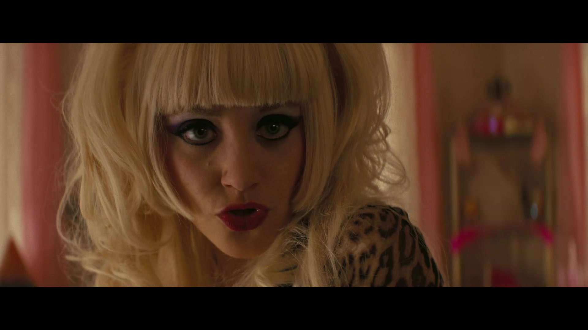 Angelyne_S01E03_Glow_in_the_Dark_Queen_of_the_Universe_1080p_ERW_003480.jpg