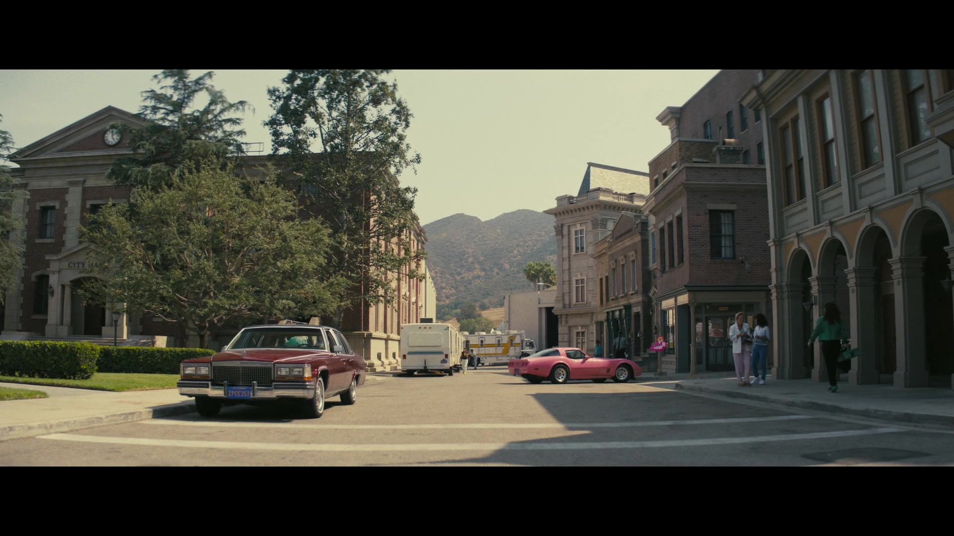 Angelyne_S01E03_Glow_in_the_Dark_Queen_of_the_Universe_1080p_ERW_003699.jpg