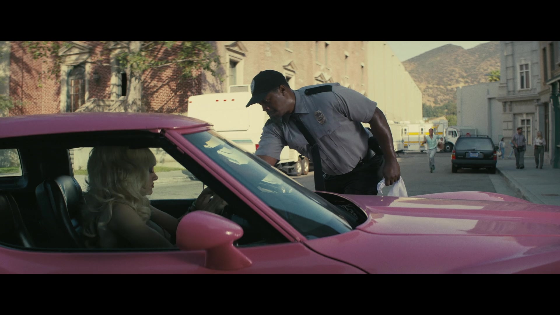 Angelyne_S01E03_Glow_in_the_Dark_Queen_of_the_Universe_1080p_ERW_003733.jpg