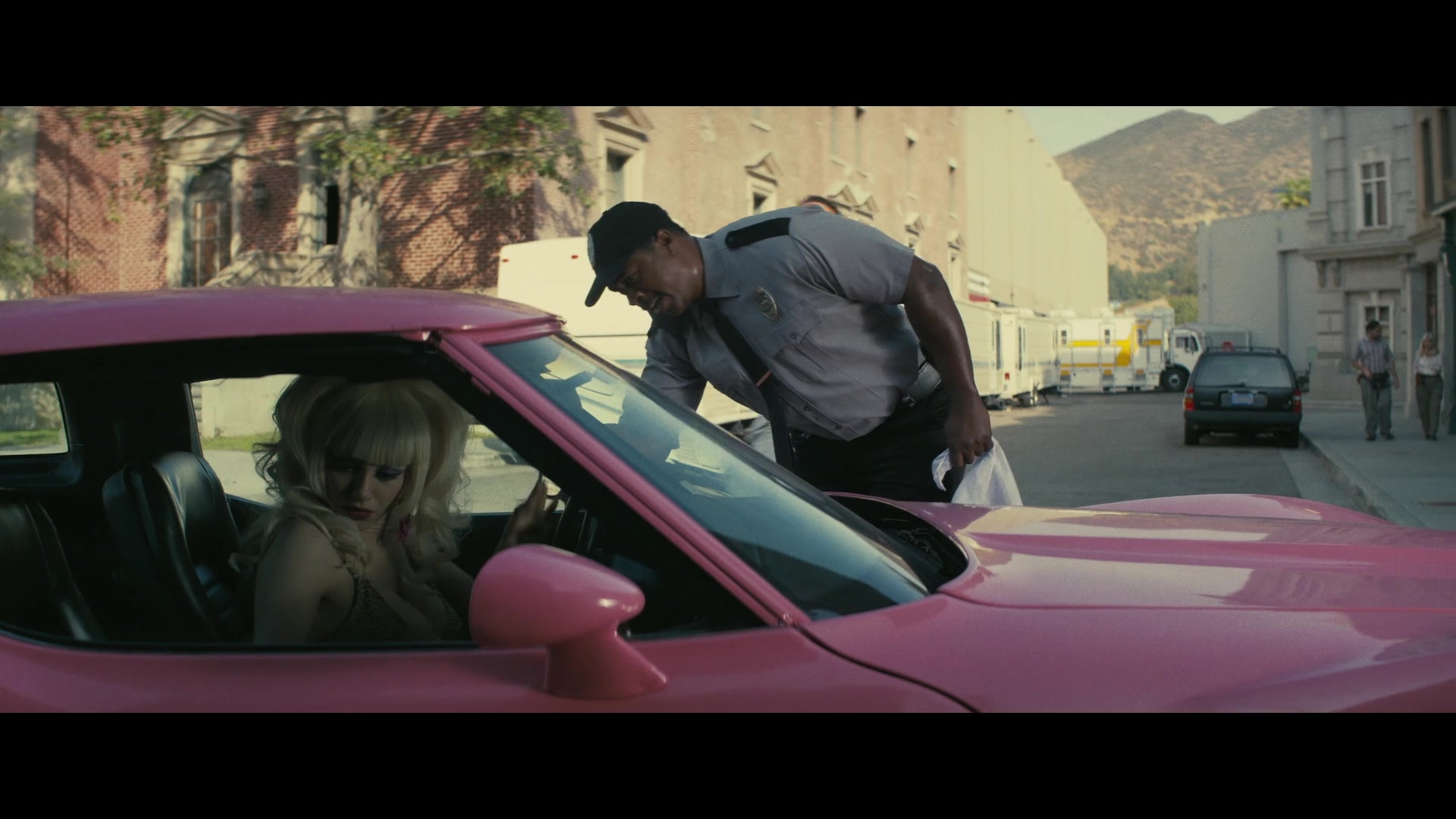 Angelyne_S01E03_Glow_in_the_Dark_Queen_of_the_Universe_1080p_ERW_003740.jpg