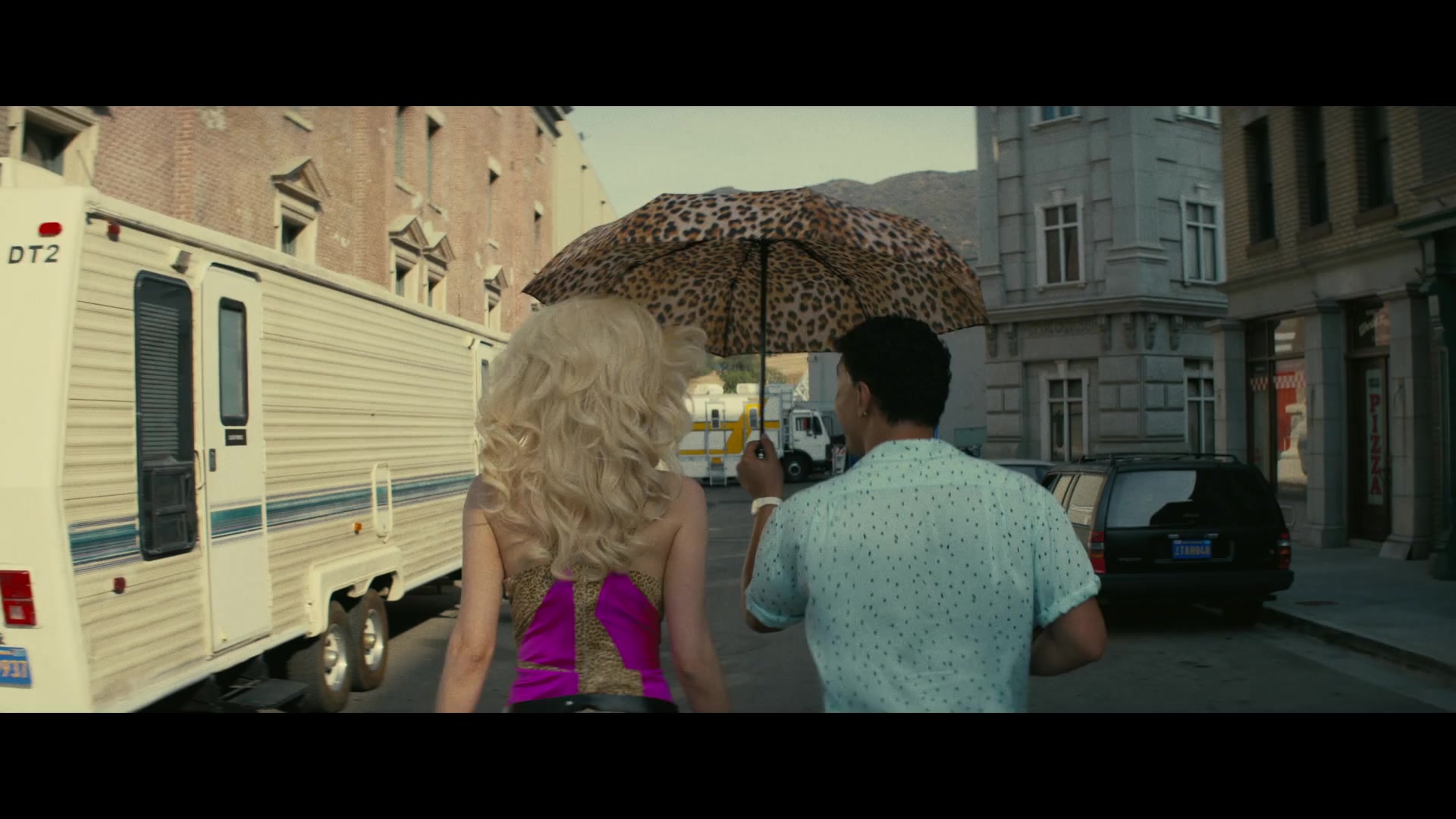 Angelyne_S01E03_Glow_in_the_Dark_Queen_of_the_Universe_1080p_ERW_003781.jpg