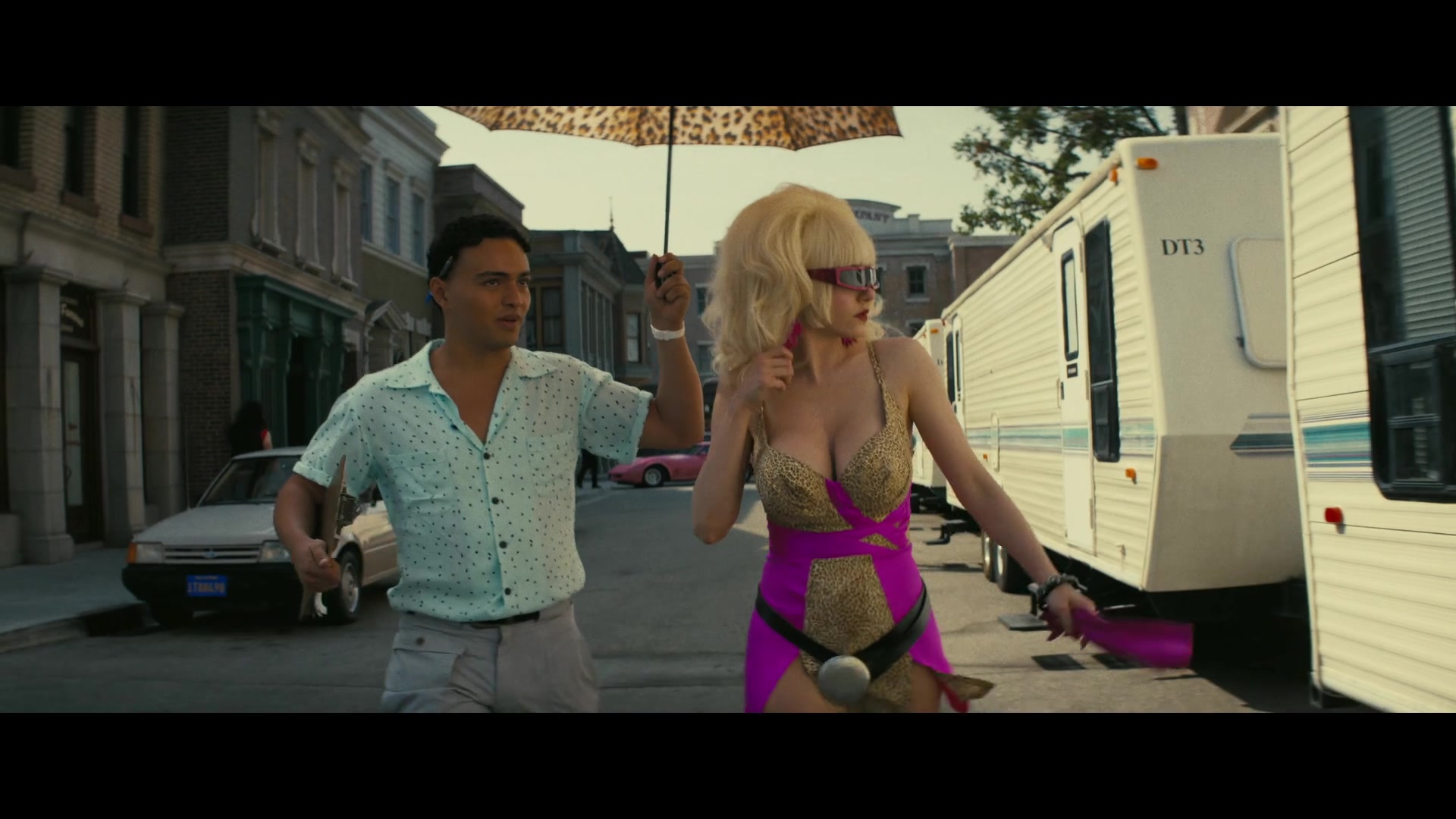 Angelyne_S01E03_Glow_in_the_Dark_Queen_of_the_Universe_1080p_ERW_003823.jpg
