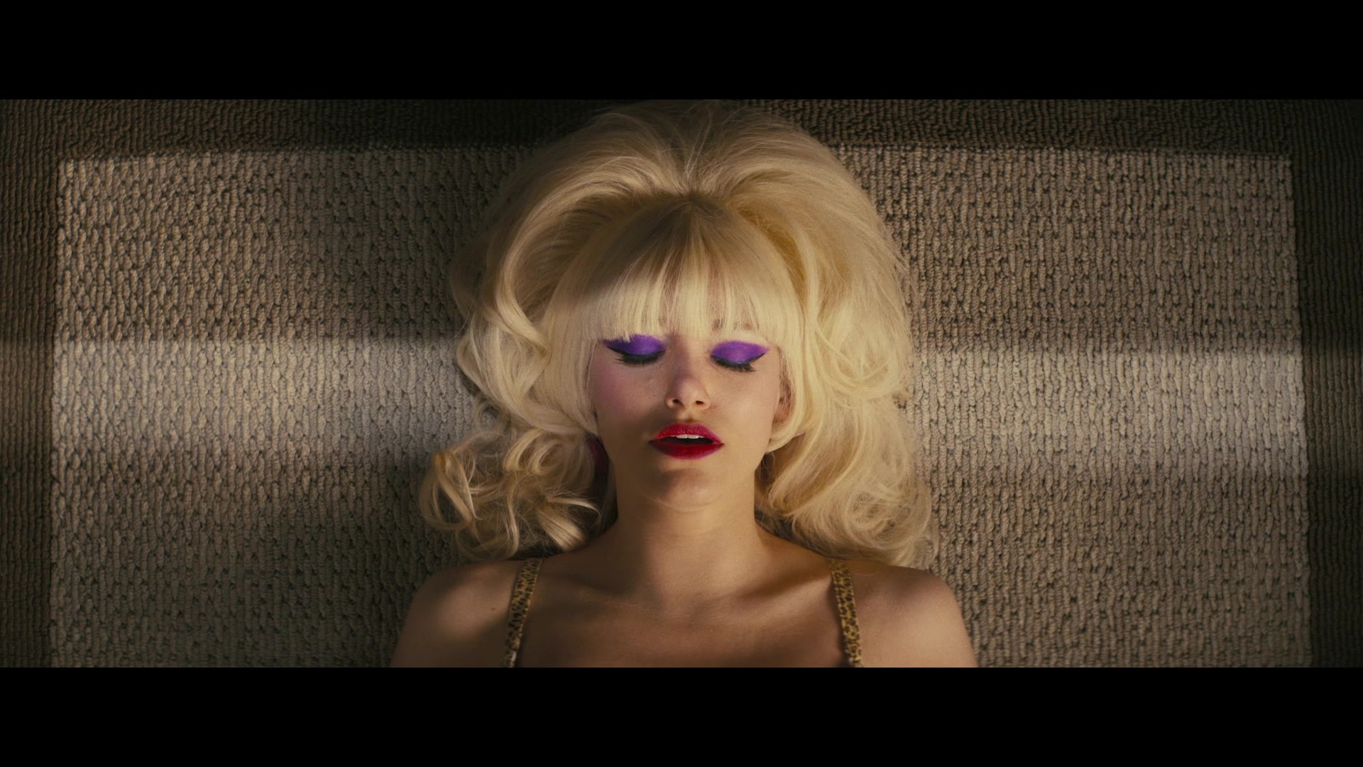 Angelyne_S01E03_Glow_in_the_Dark_Queen_of_the_Universe_1080p_ERW_004083.jpg