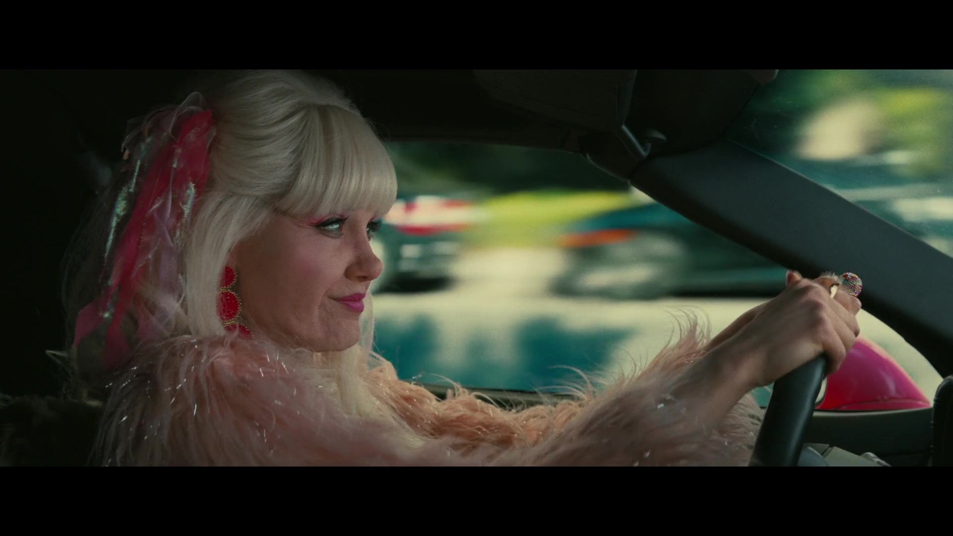 Angelyne_S01E03_Glow_in_the_Dark_Queen_of_the_Universe_1080p_ERW_004350.jpg