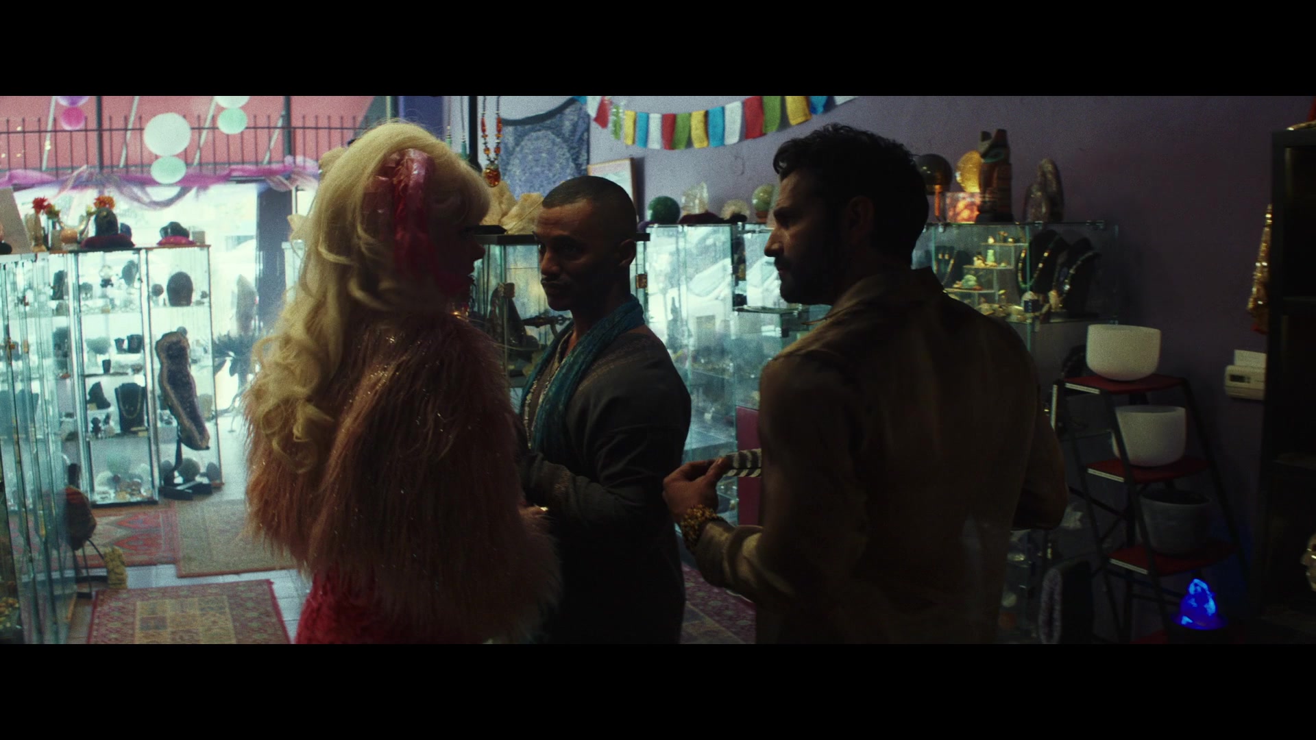Angelyne_S01E03_Glow_in_the_Dark_Queen_of_the_Universe_1080p_ERW_004433.jpg
