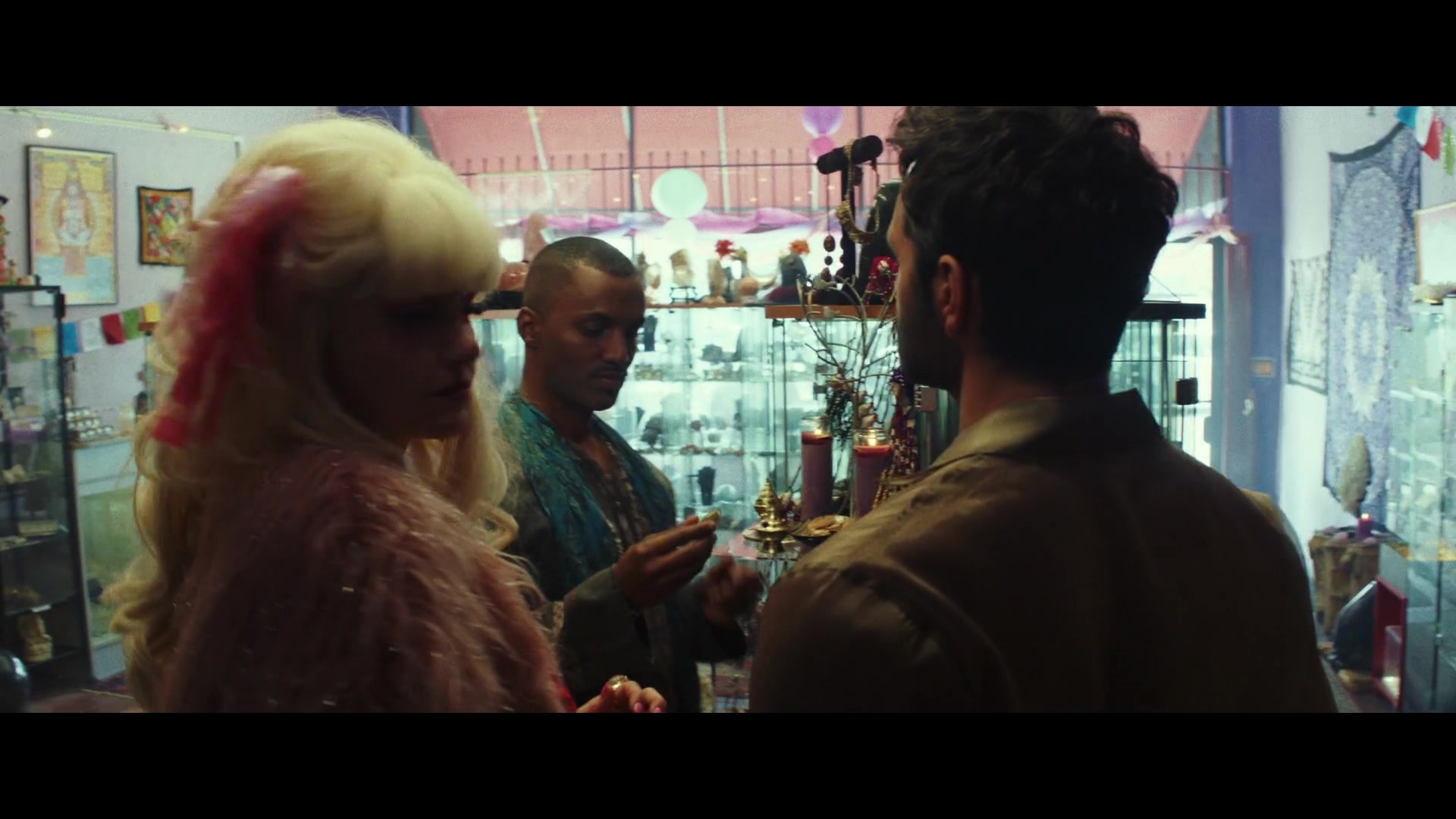 Angelyne_S01E03_Glow_in_the_Dark_Queen_of_the_Universe_1080p_ERW_004464.jpg