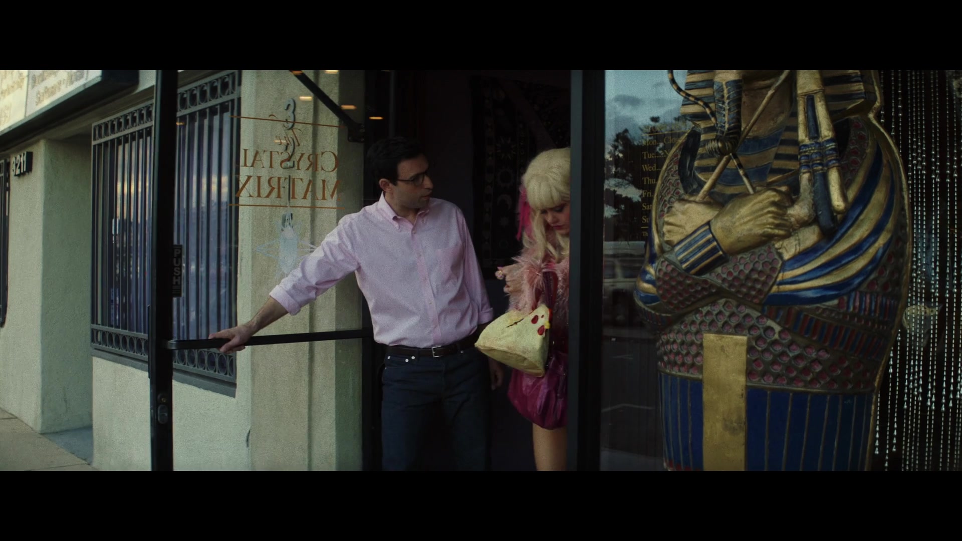 Angelyne_S01E03_Glow_in_the_Dark_Queen_of_the_Universe_1080p_ERW_004549.jpg