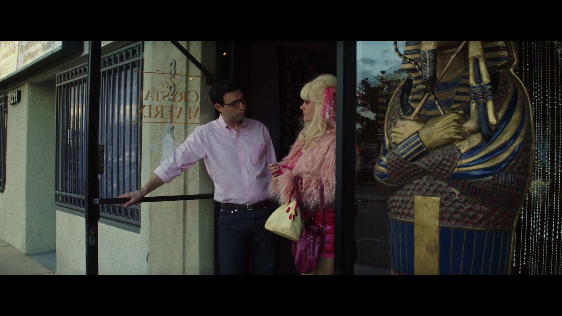 Angelyne_S01E03_Glow_in_the_Dark_Queen_of_the_Universe_1080p_ERW_004554.jpg