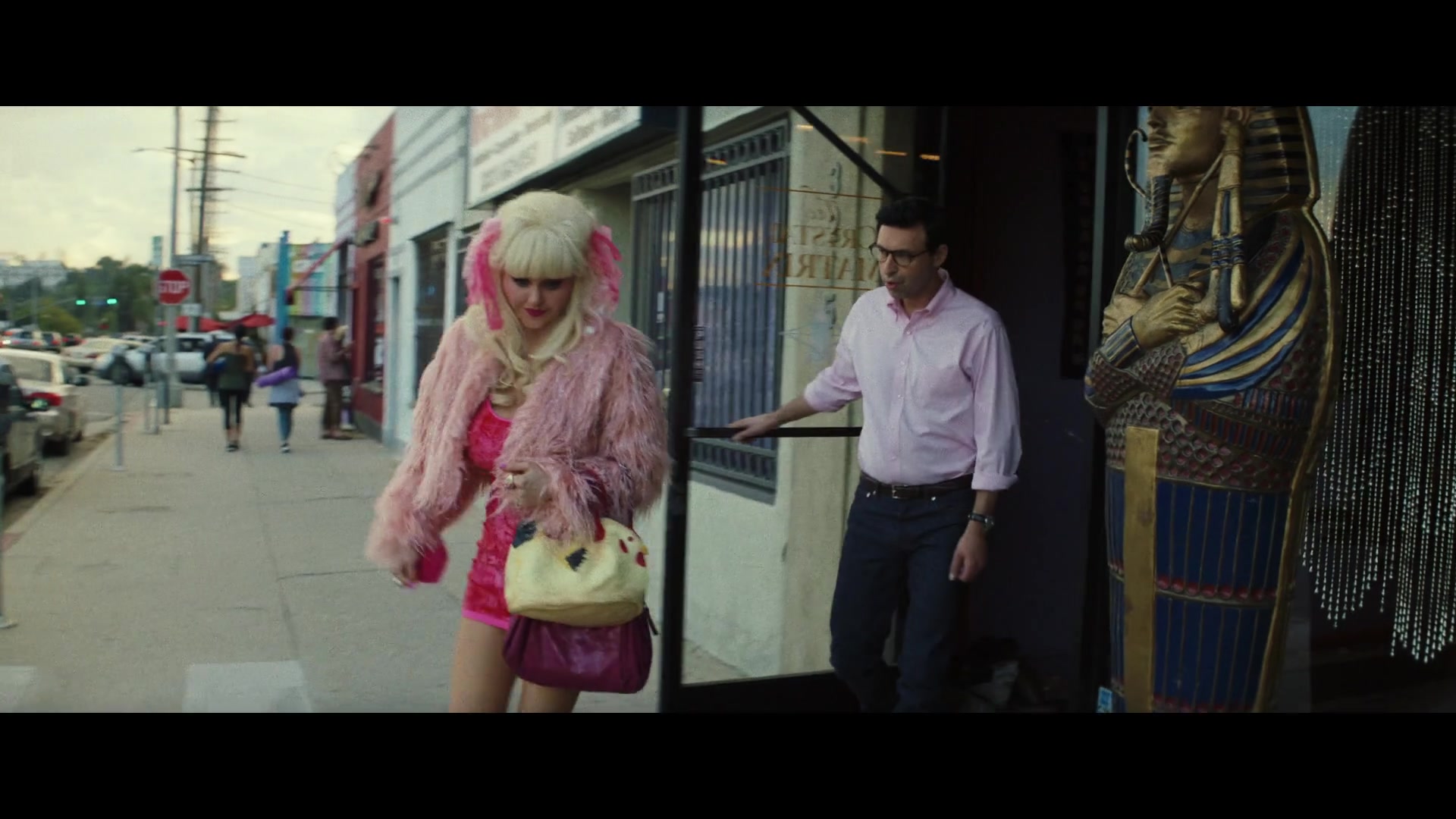 Angelyne_S01E03_Glow_in_the_Dark_Queen_of_the_Universe_1080p_ERW_004560.jpg