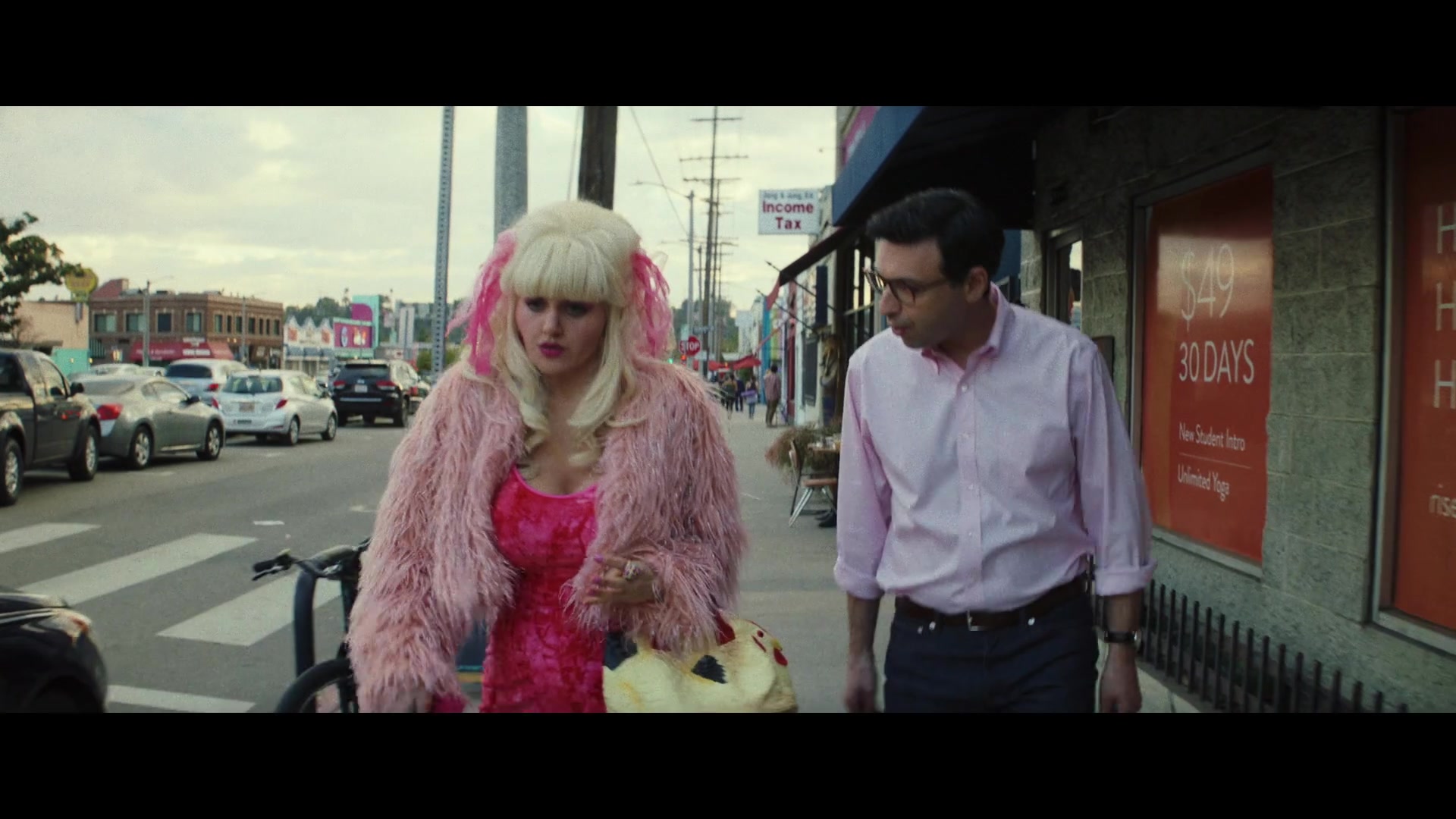 Angelyne_S01E03_Glow_in_the_Dark_Queen_of_the_Universe_1080p_ERW_004591.jpg