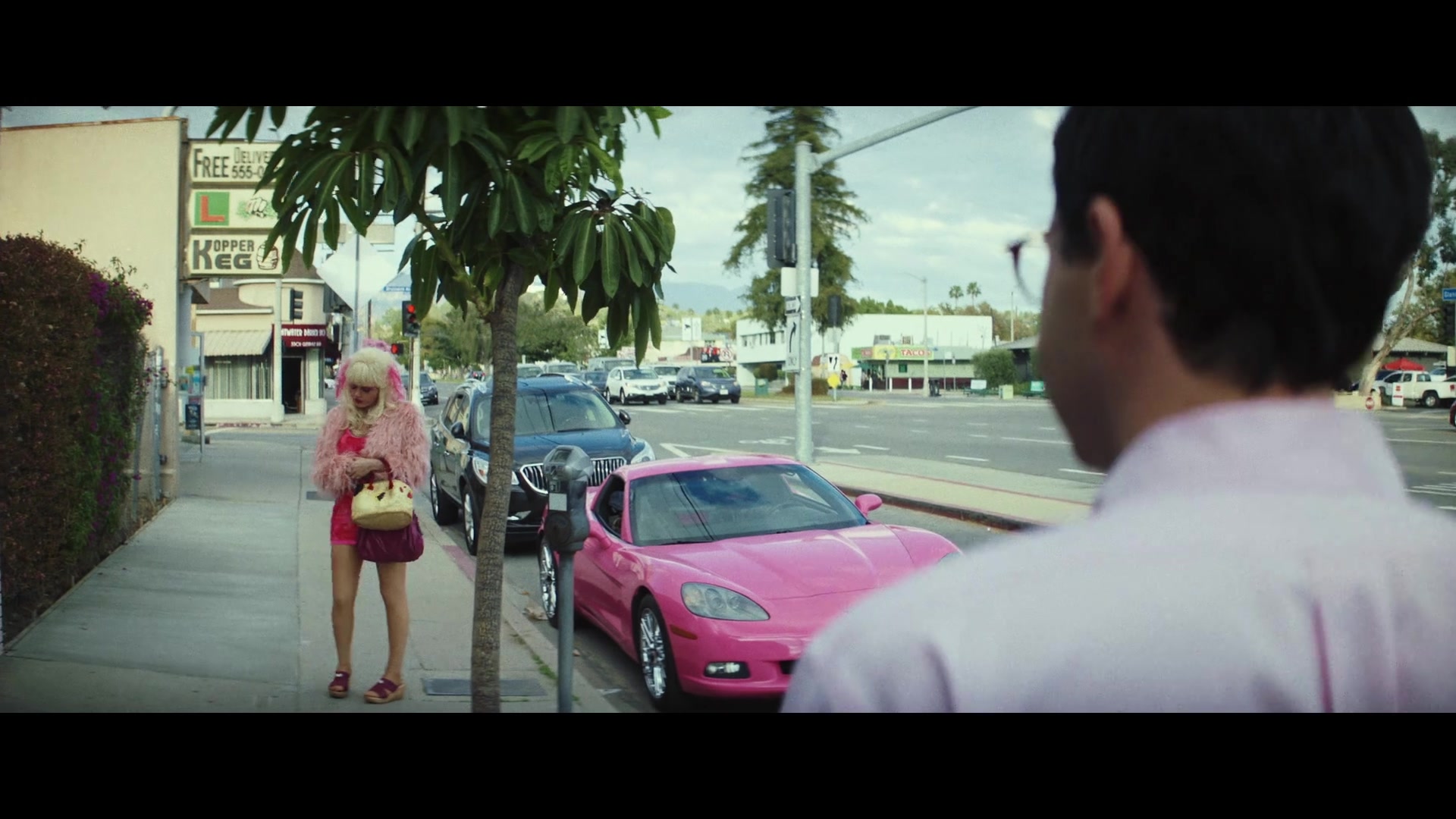 Angelyne_S01E03_Glow_in_the_Dark_Queen_of_the_Universe_1080p_ERW_004644.jpg