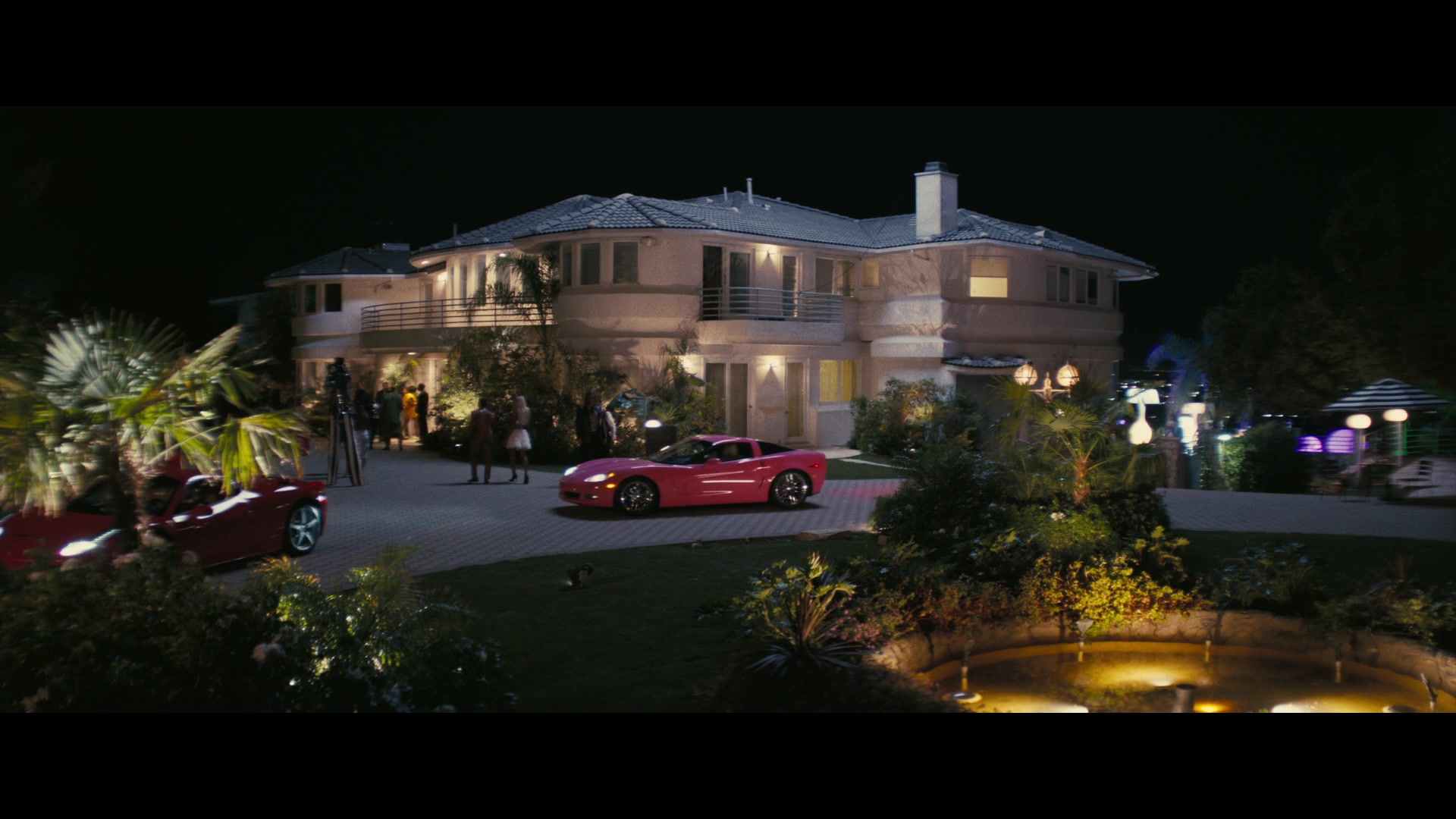 Angelyne_S01E03_Glow_in_the_Dark_Queen_of_the_Universe_1080p_ERW_004724.jpg