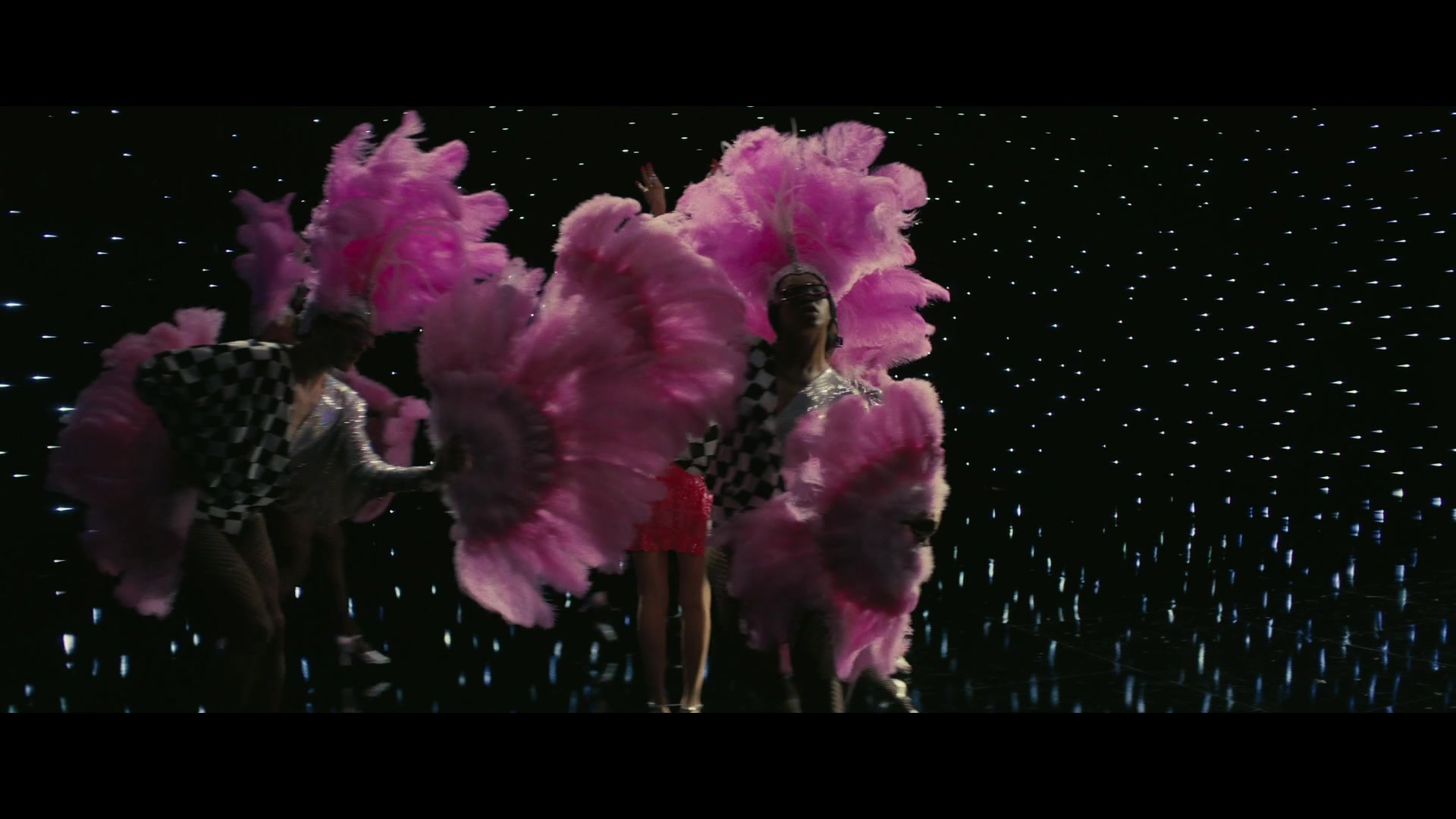 Angelyne_S01E03_Glow_in_the_Dark_Queen_of_the_Universe_1080p_ERW_004904.jpg