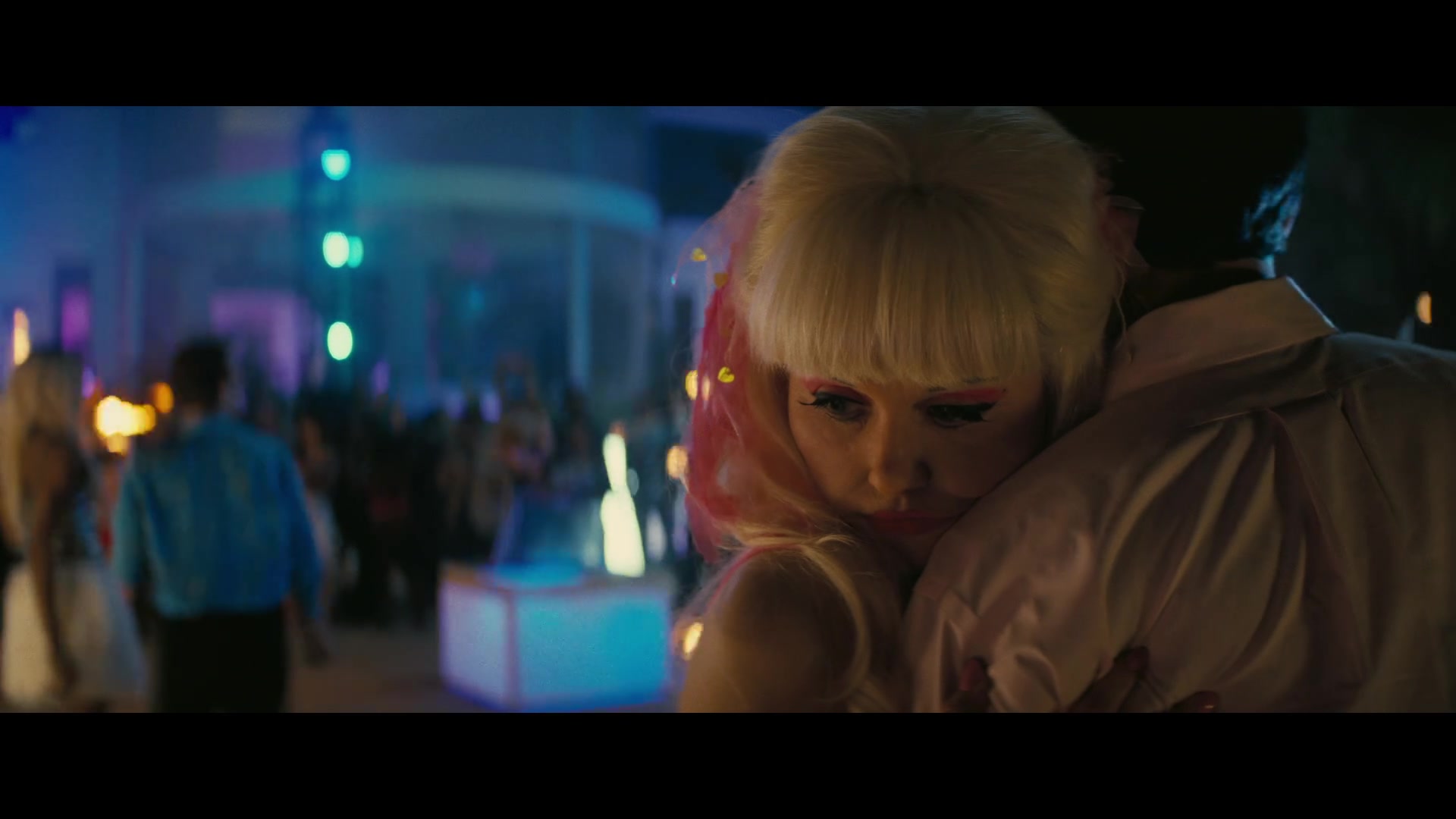 Angelyne_S01E03_Glow_in_the_Dark_Queen_of_the_Universe_1080p_ERW_005242.jpg