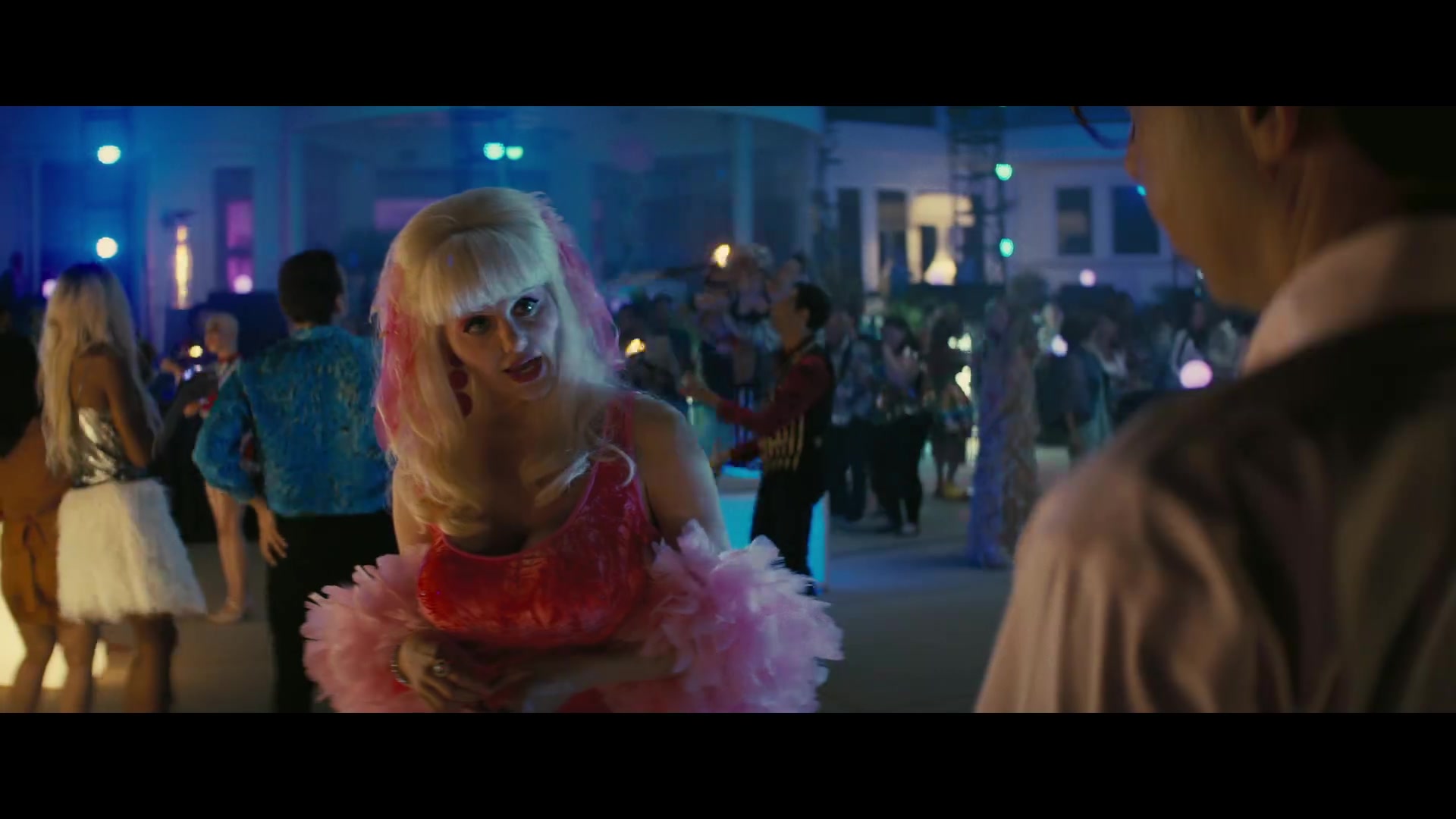 Angelyne_S01E03_Glow_in_the_Dark_Queen_of_the_Universe_1080p_ERW_005319.jpg