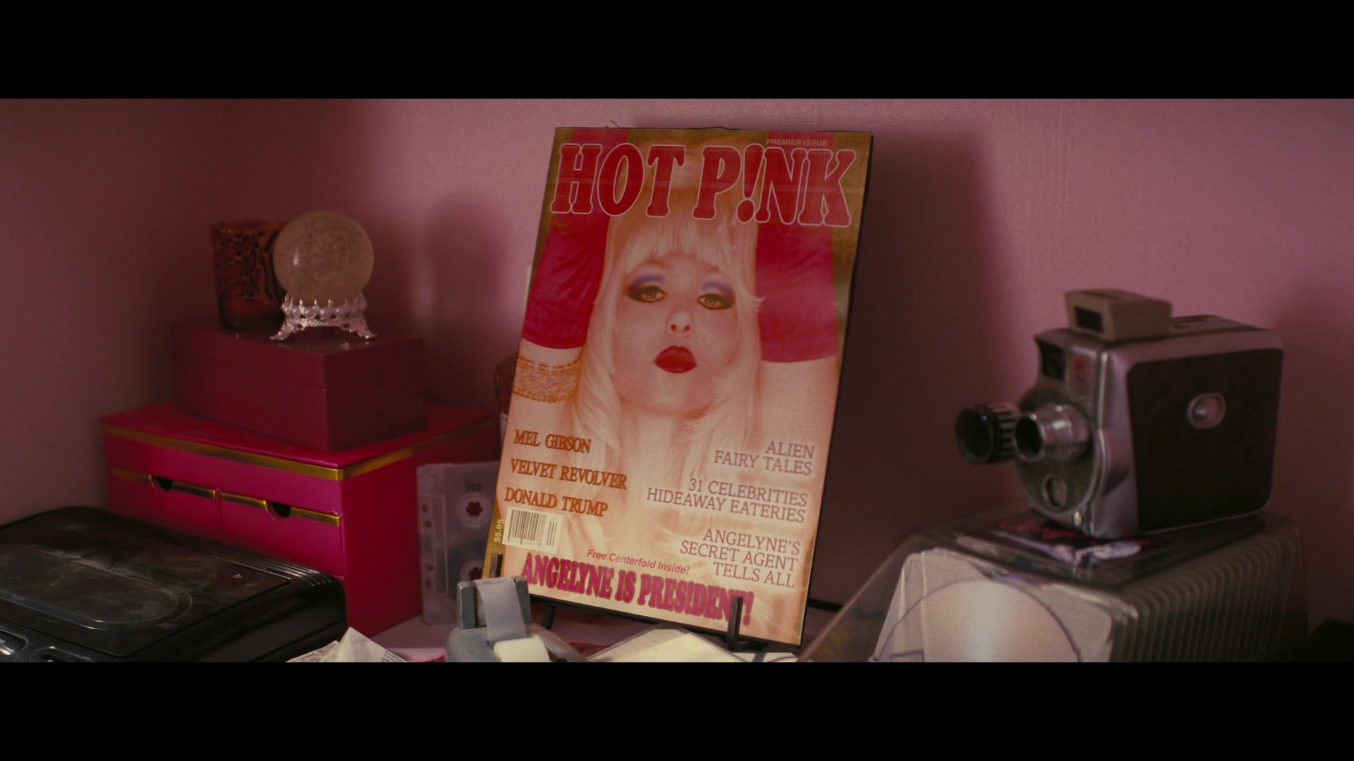 Angelyne_S01E04_The_Tease_1080p_ERW_000562.jpg