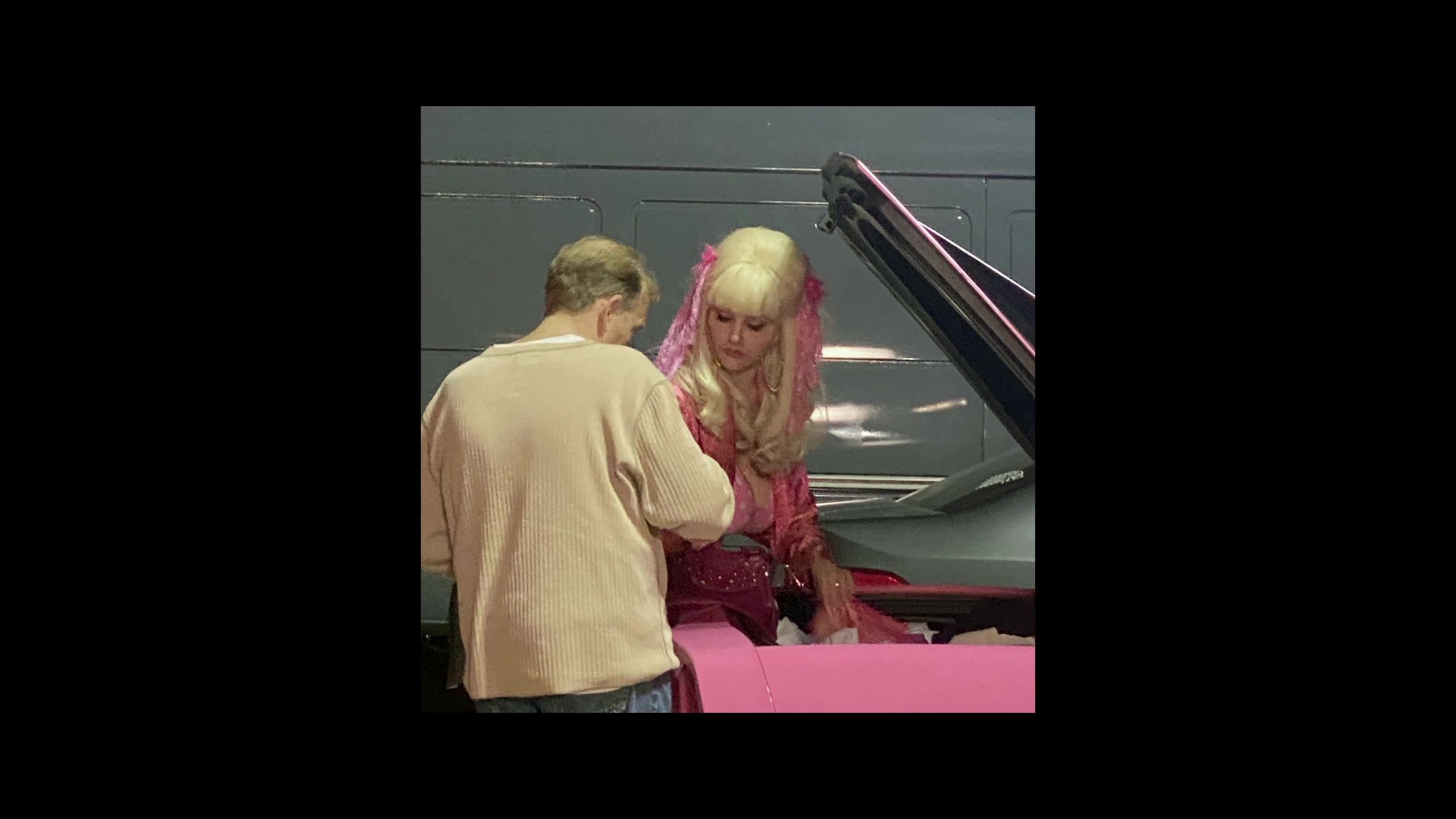 Angelyne_S01E04_The_Tease_1080p_ERW_000658.jpg