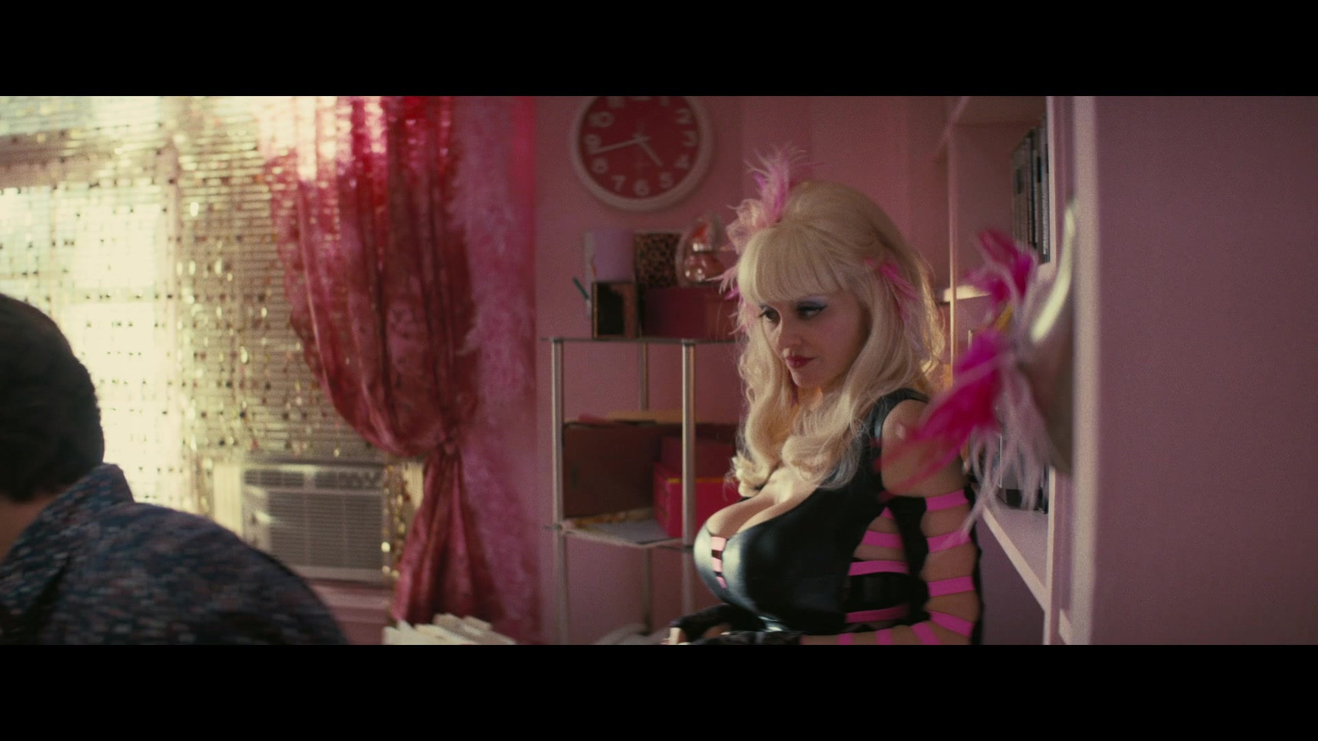 Angelyne_S01E04_The_Tease_1080p_ERW_000842.jpg