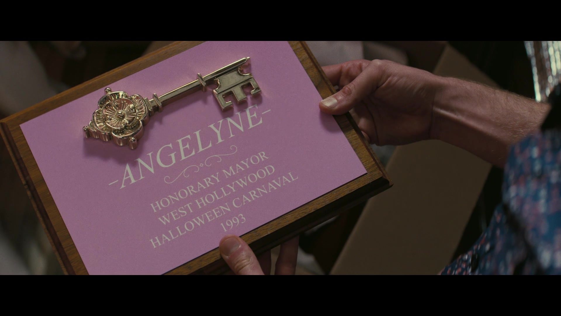 Angelyne_S01E04_The_Tease_1080p_ERW_000913.jpg