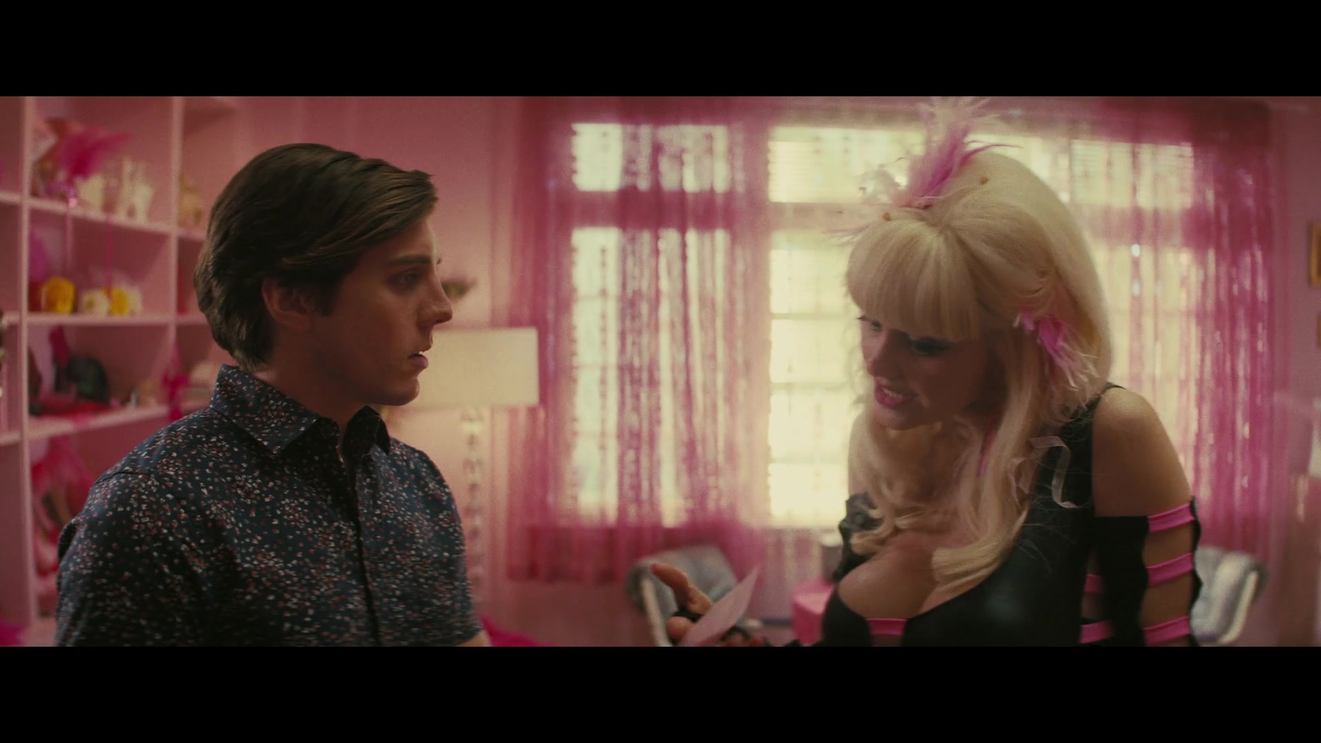 Angelyne_S01E04_The_Tease_1080p_ERW_001189.jpg