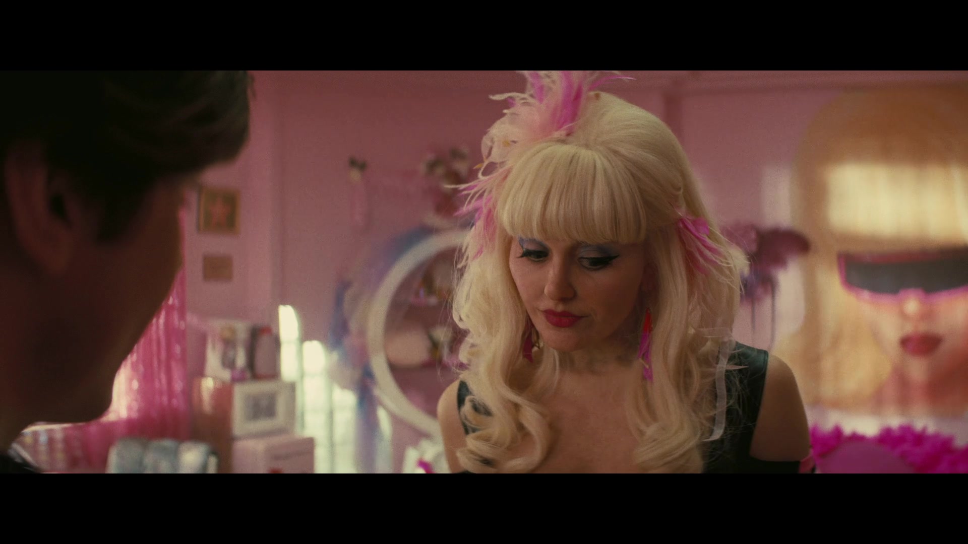 Angelyne_S01E04_The_Tease_1080p_ERW_001216.jpg Angelyne_S01E04_The_Tease_1080p_ERW_001216.jpg