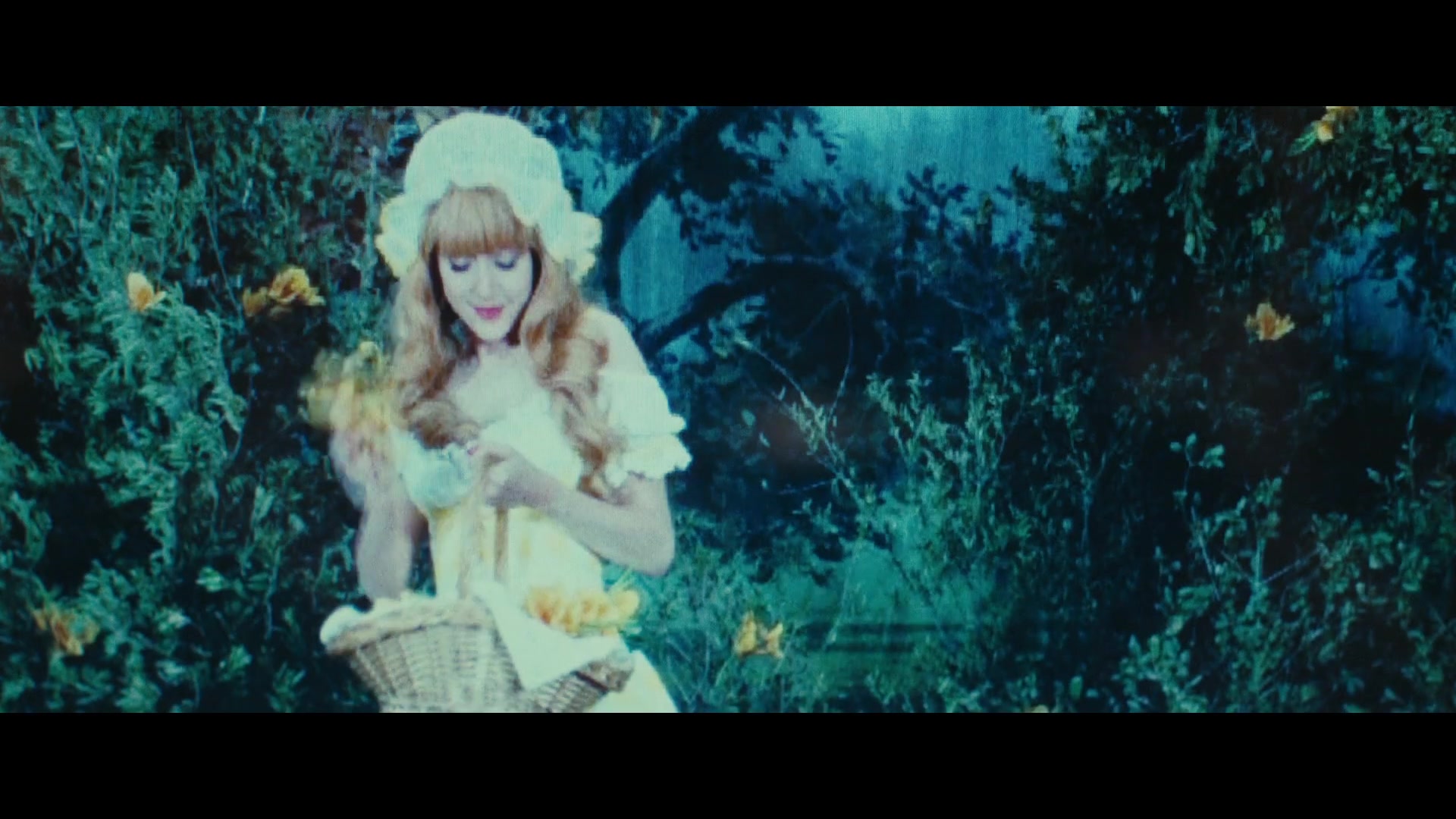 Angelyne_S01E04_The_Tease_1080p_ERW_001904.jpg