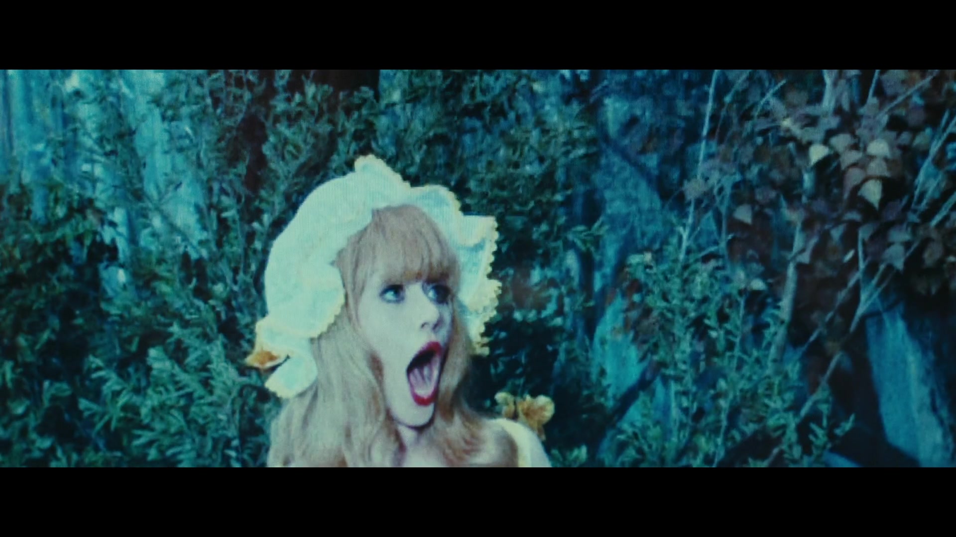 Angelyne_S01E04_The_Tease_1080p_ERW_001908.jpg