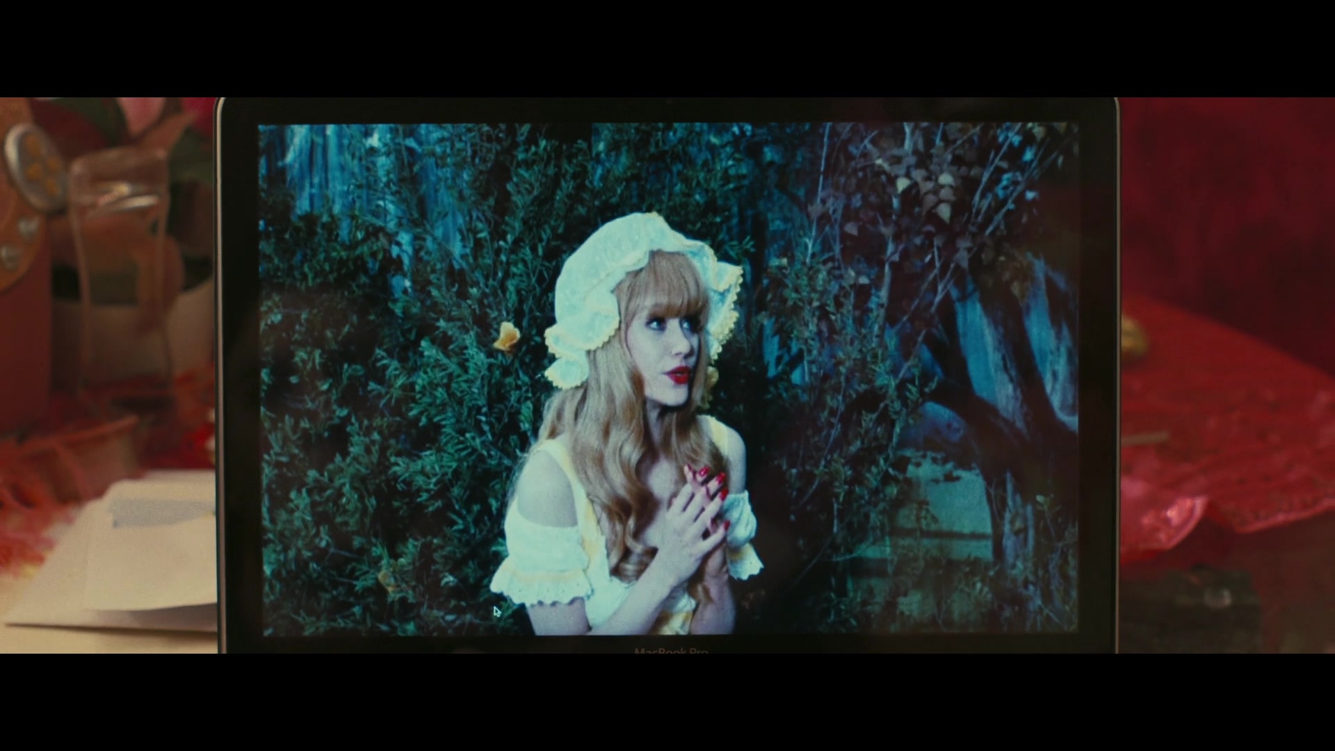 Angelyne_S01E04_The_Tease_1080p_ERW_001930.jpg