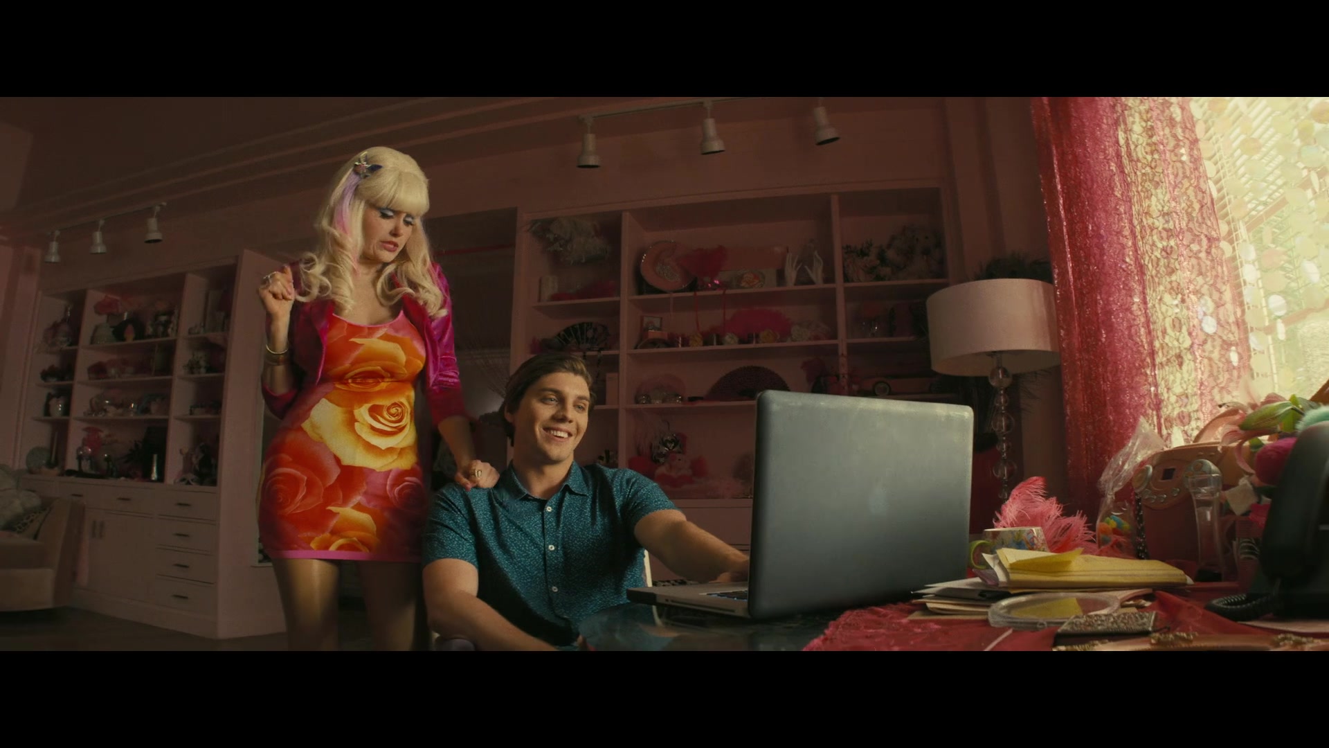 Angelyne_S01E04_The_Tease_1080p_ERW_001960.jpg