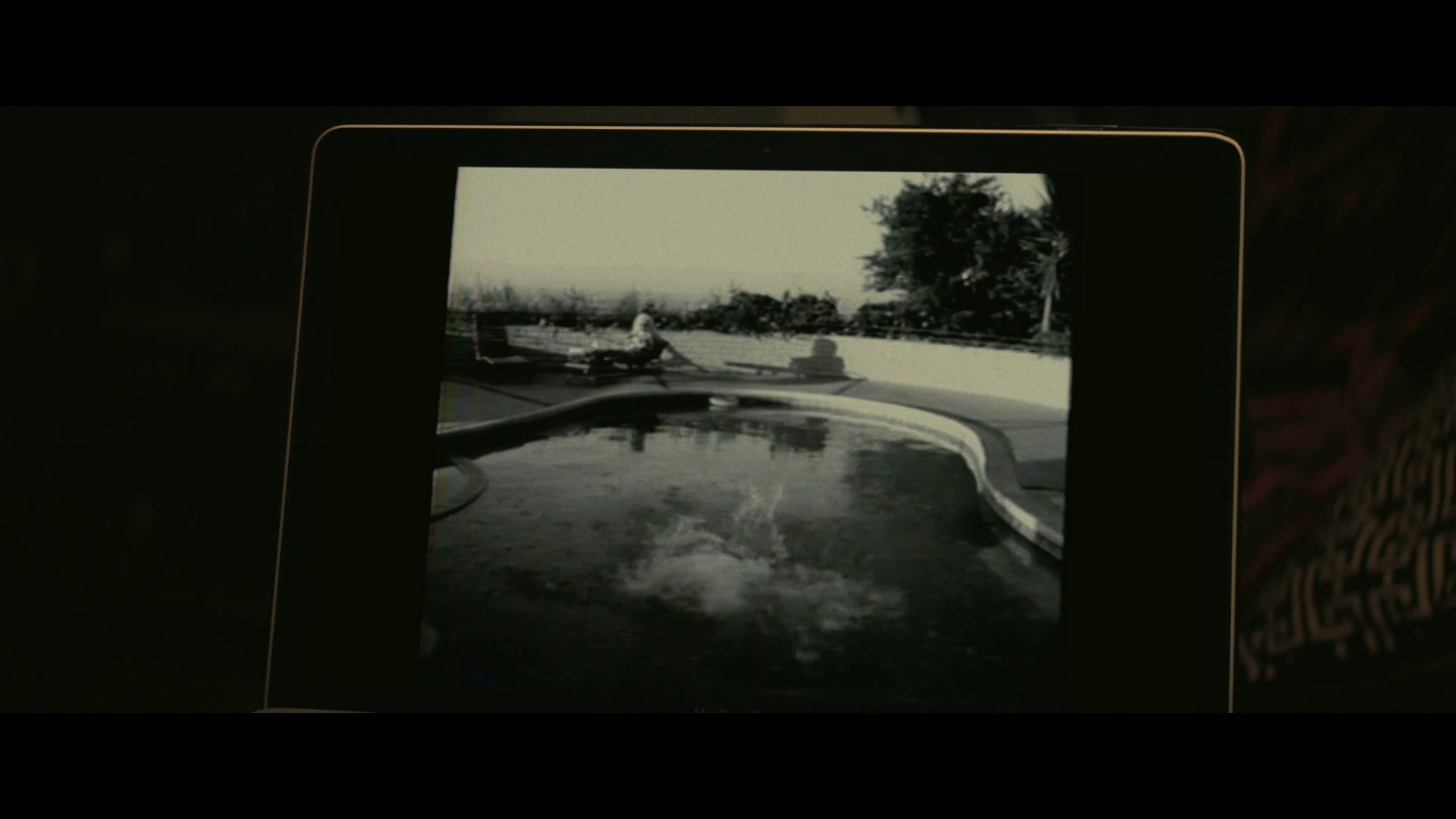 Angelyne_S01E04_The_Tease_1080p_ERW_002125.jpg Angelyne_S01E04_The_Tease_1080p_ERW_002125.jpg