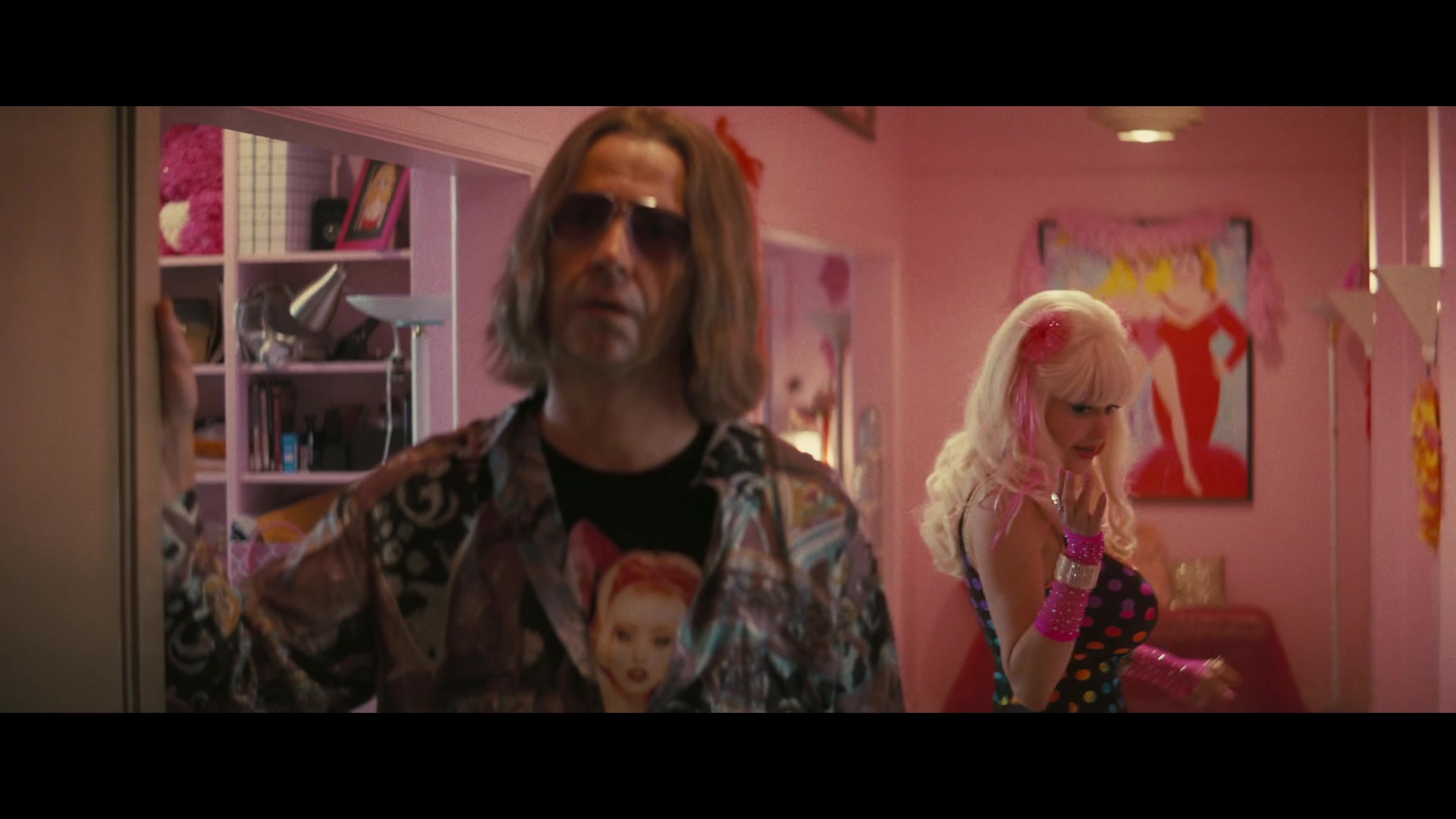 Angelyne_S01E04_The_Tease_1080p_ERW_003432.jpg