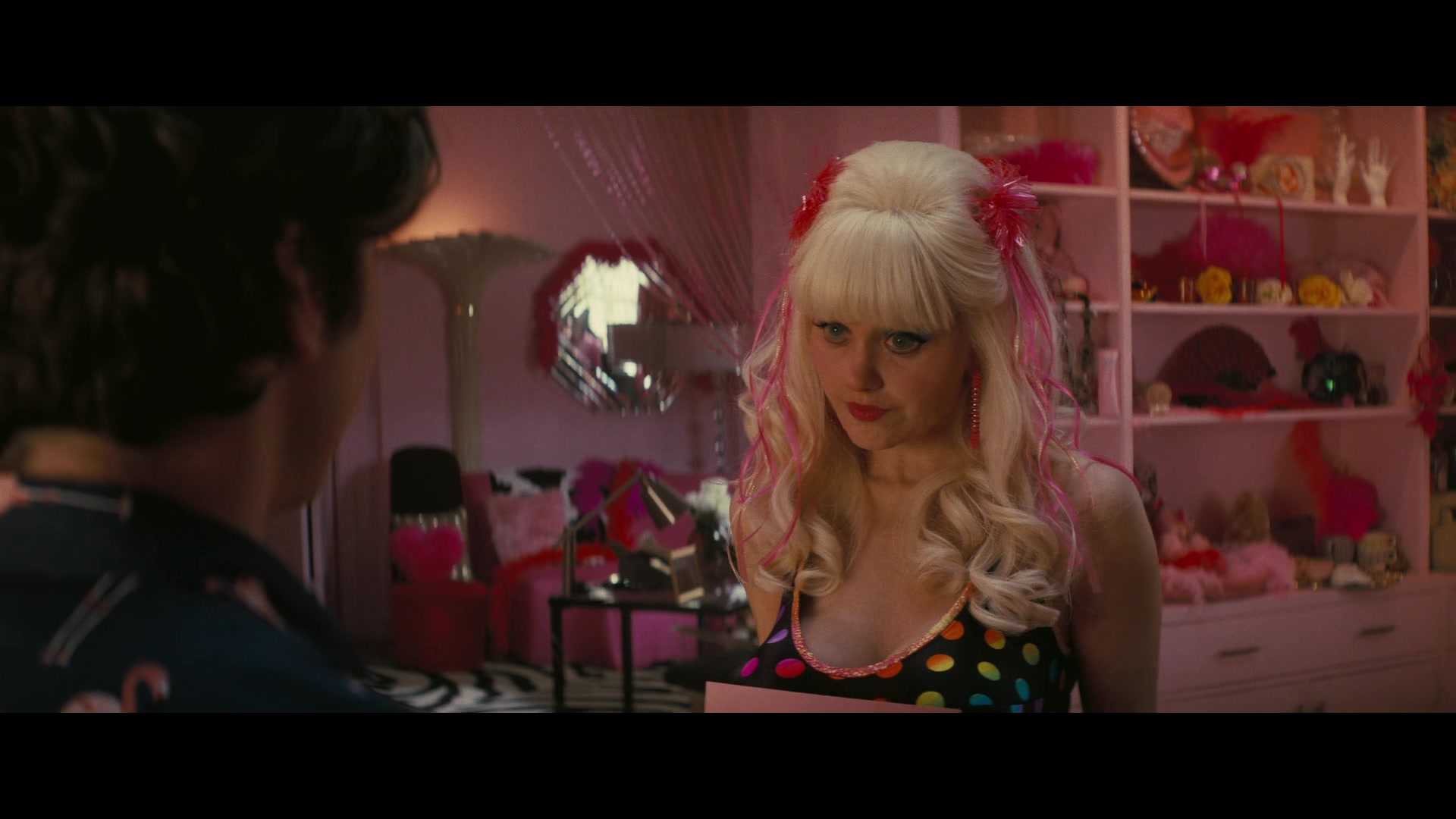 Angelyne_S01E04_The_Tease_1080p_ERW_003524.jpg