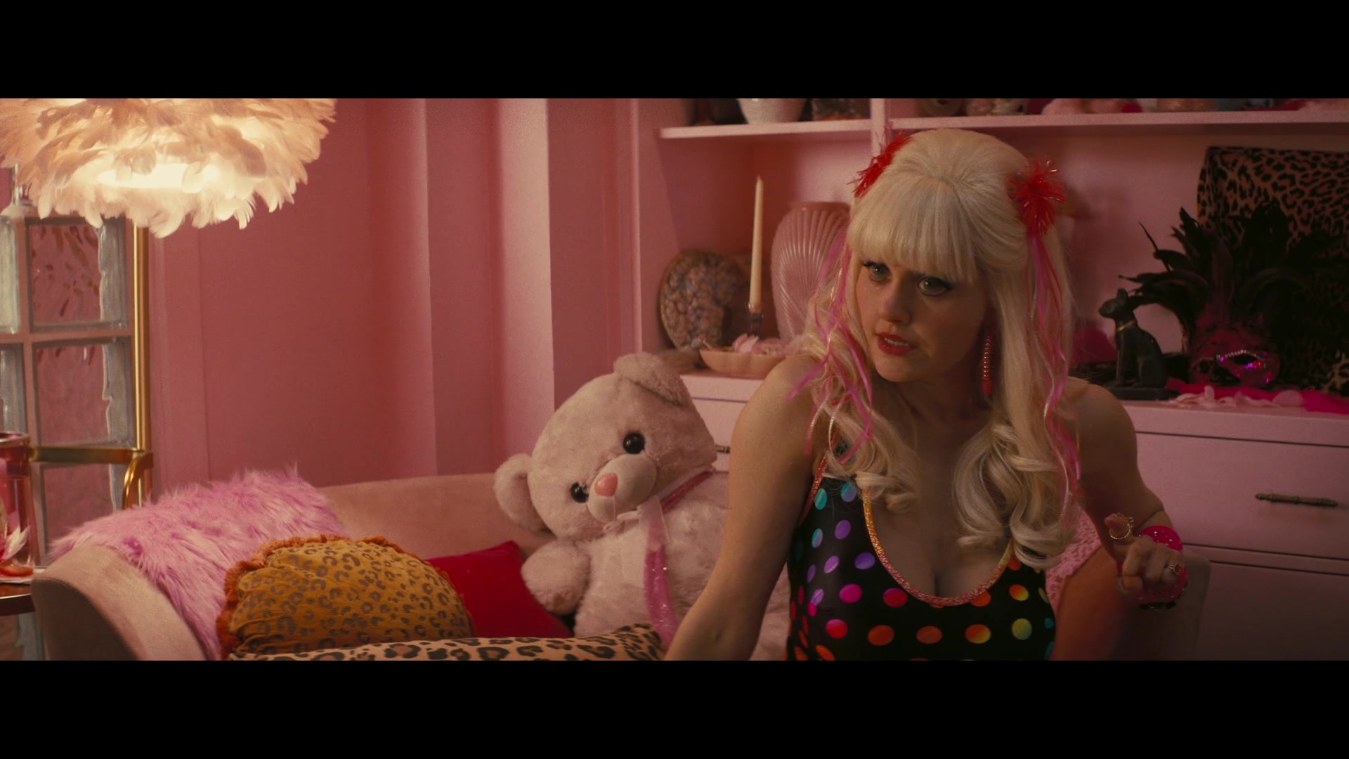 Angelyne_S01E04_The_Tease_1080p_ERW_003558.jpg
