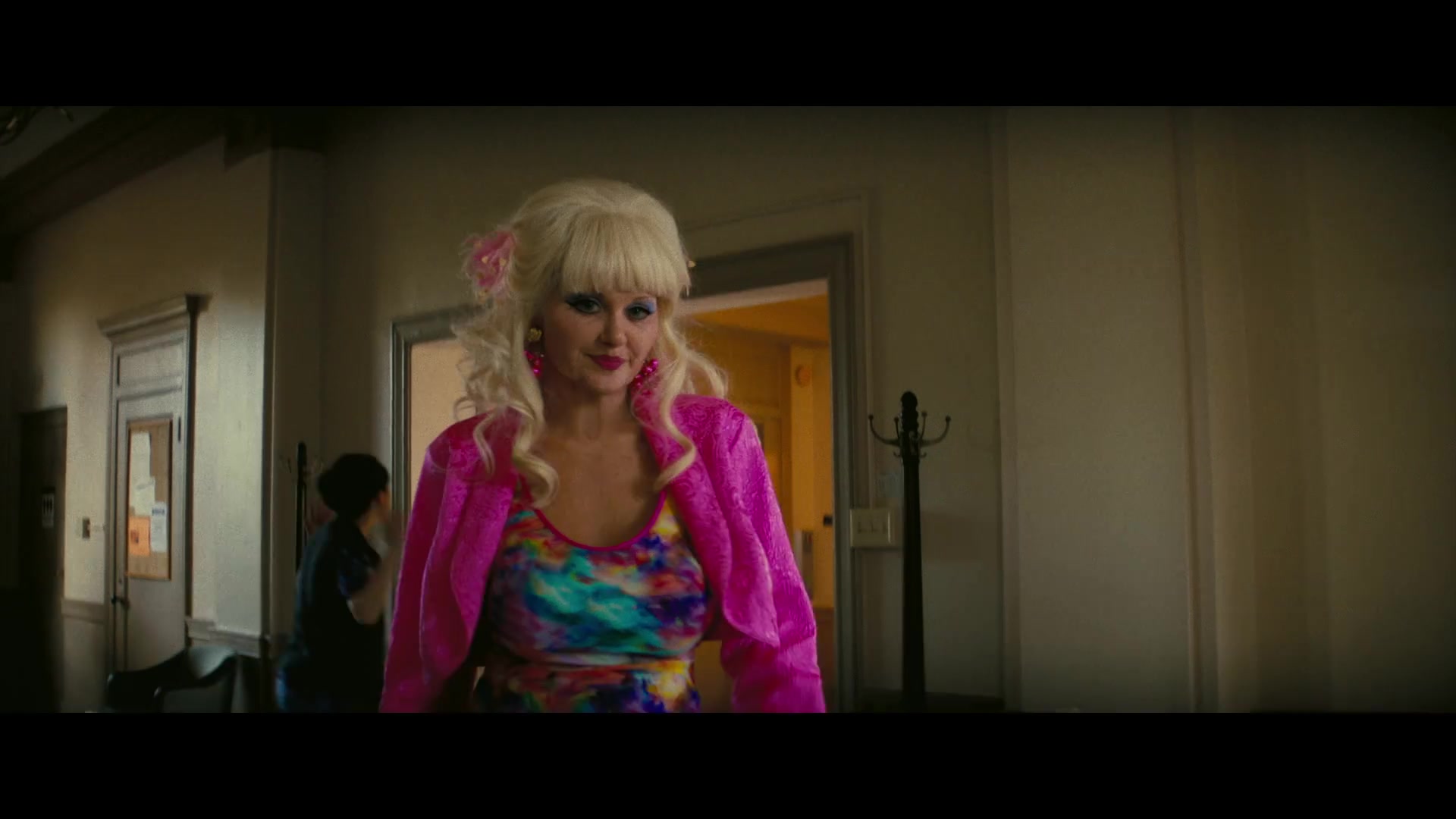 Angelyne_S01E04_The_Tease_1080p_ERW_004002.jpg
