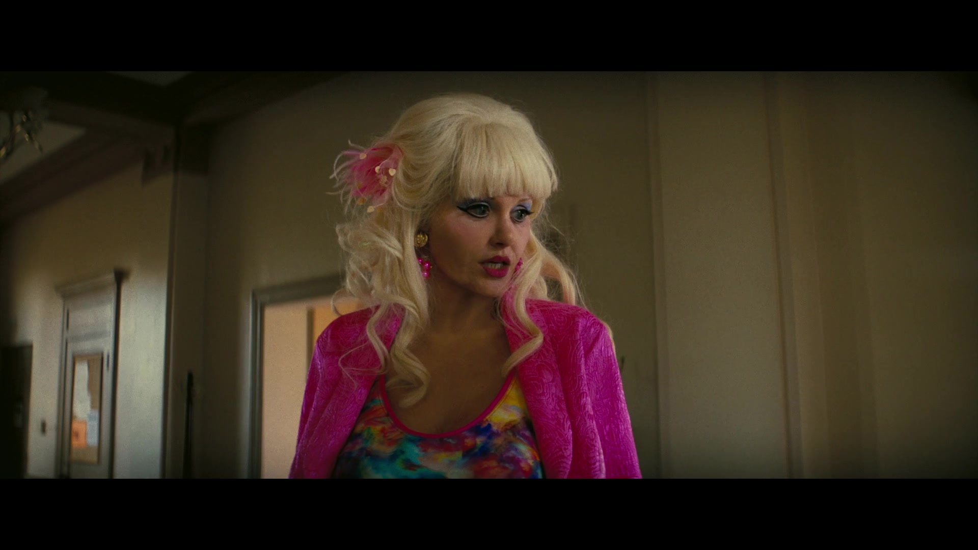Angelyne_S01E04_The_Tease_1080p_ERW_004021.jpg