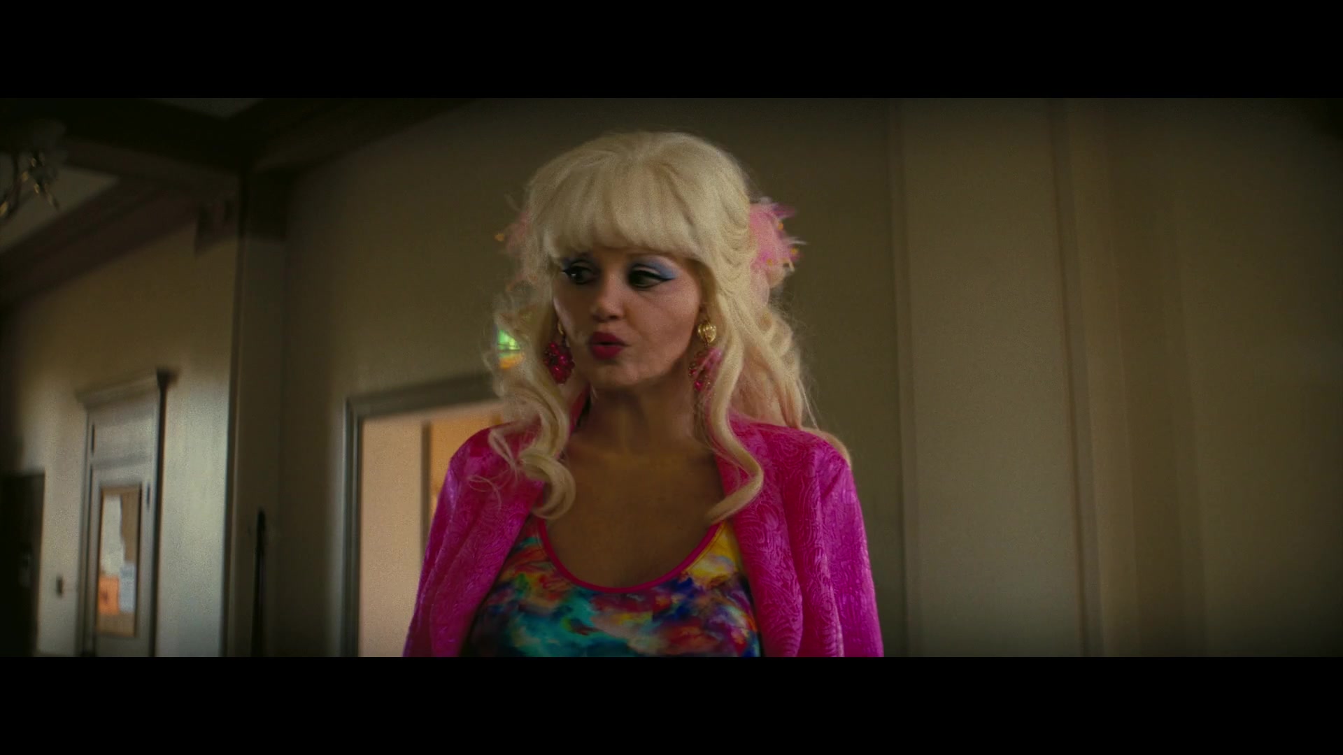 Angelyne_S01E04_The_Tease_1080p_ERW_004022.jpg