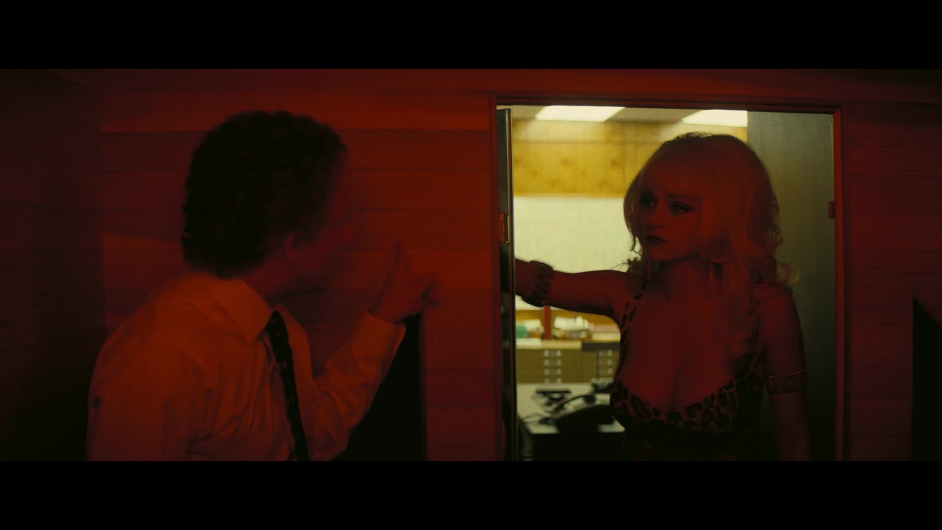 Angelyne_S01E04_The_Tease_1080p_ERW_004163.jpg