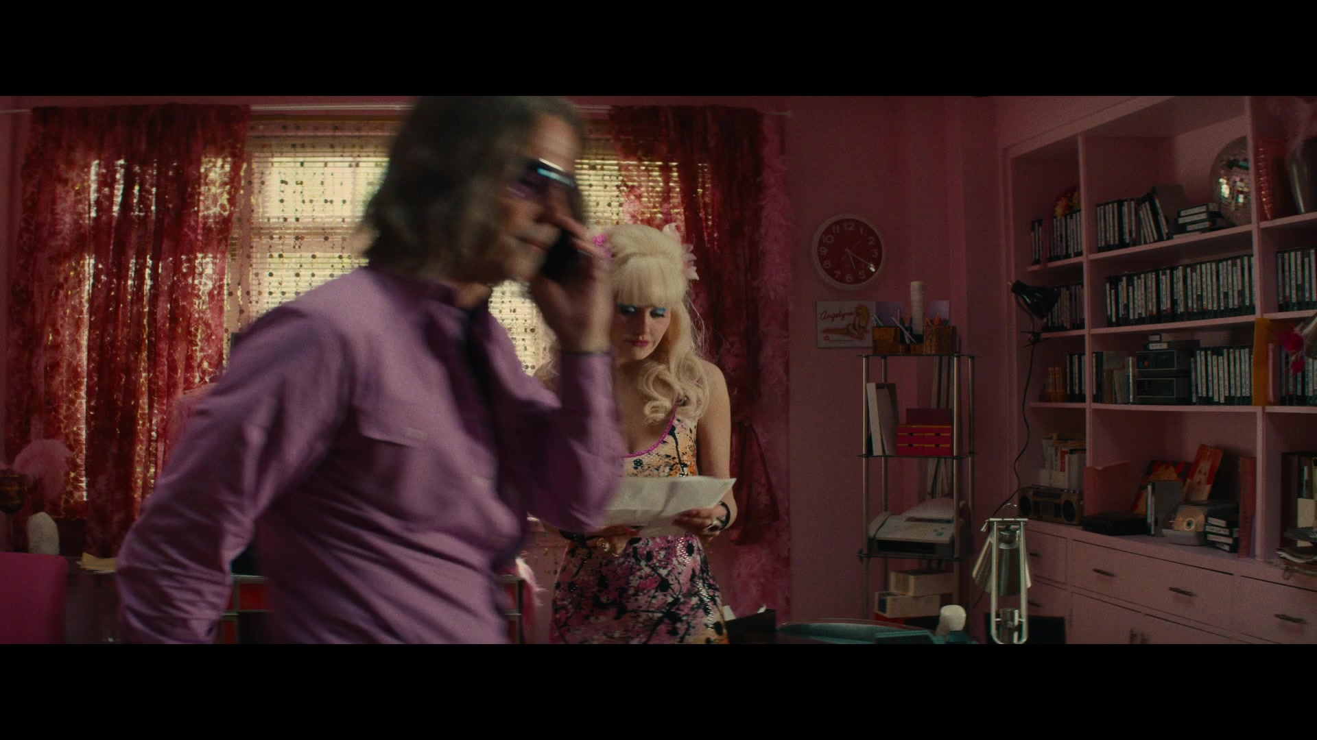 Angelyne_S01E04_The_Tease_1080p_ERW_004528.jpg