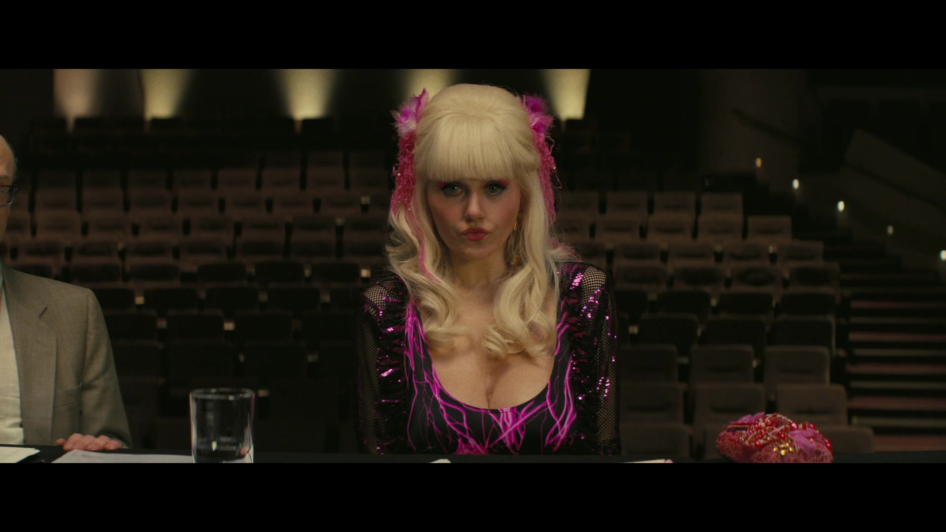 Angelyne_S01E04_The_Tease_1080p_ERW_005554.jpg