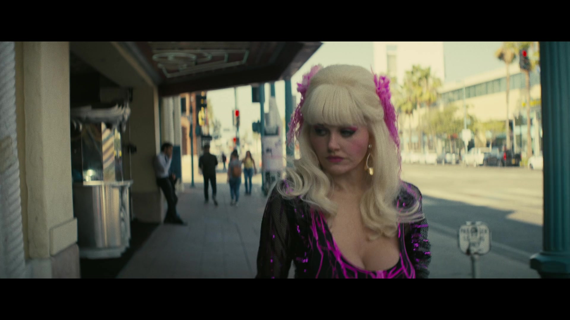 Angelyne_S01E04_The_Tease_1080p_ERW_005918.jpg