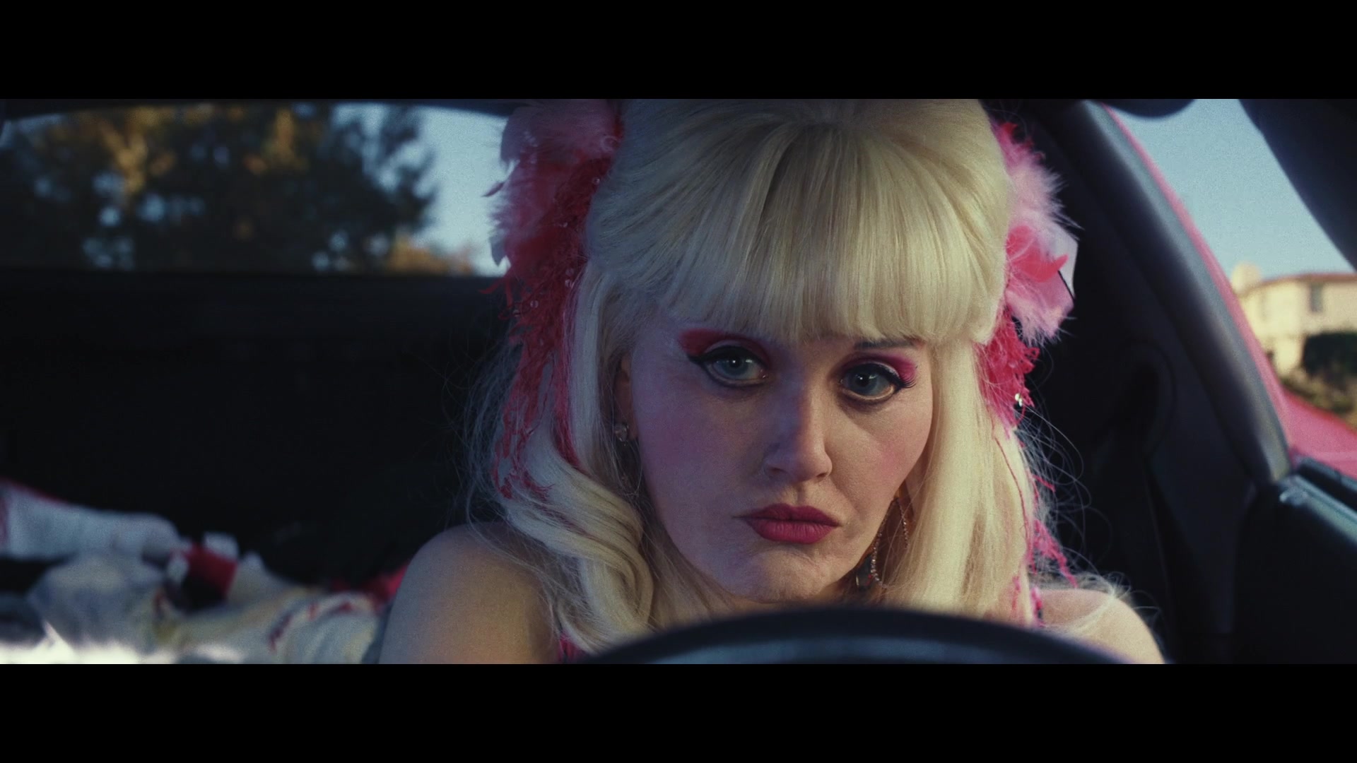 Angelyne_S01E04_The_Tease_1080p_ERW_006220.jpg