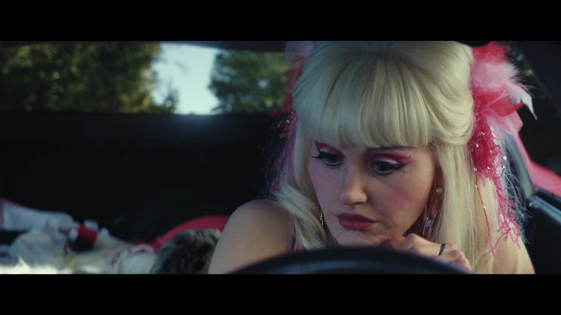 Angelyne_S01E04_The_Tease_1080p_ERW_006264.jpg