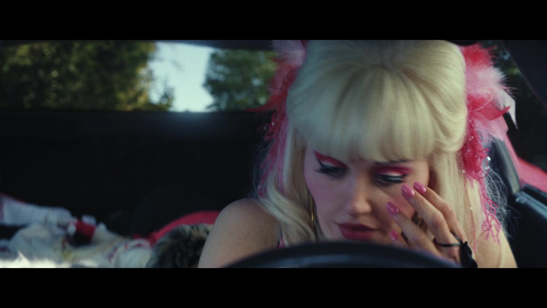 Angelyne_S01E04_The_Tease_1080p_ERW_006266.jpg
