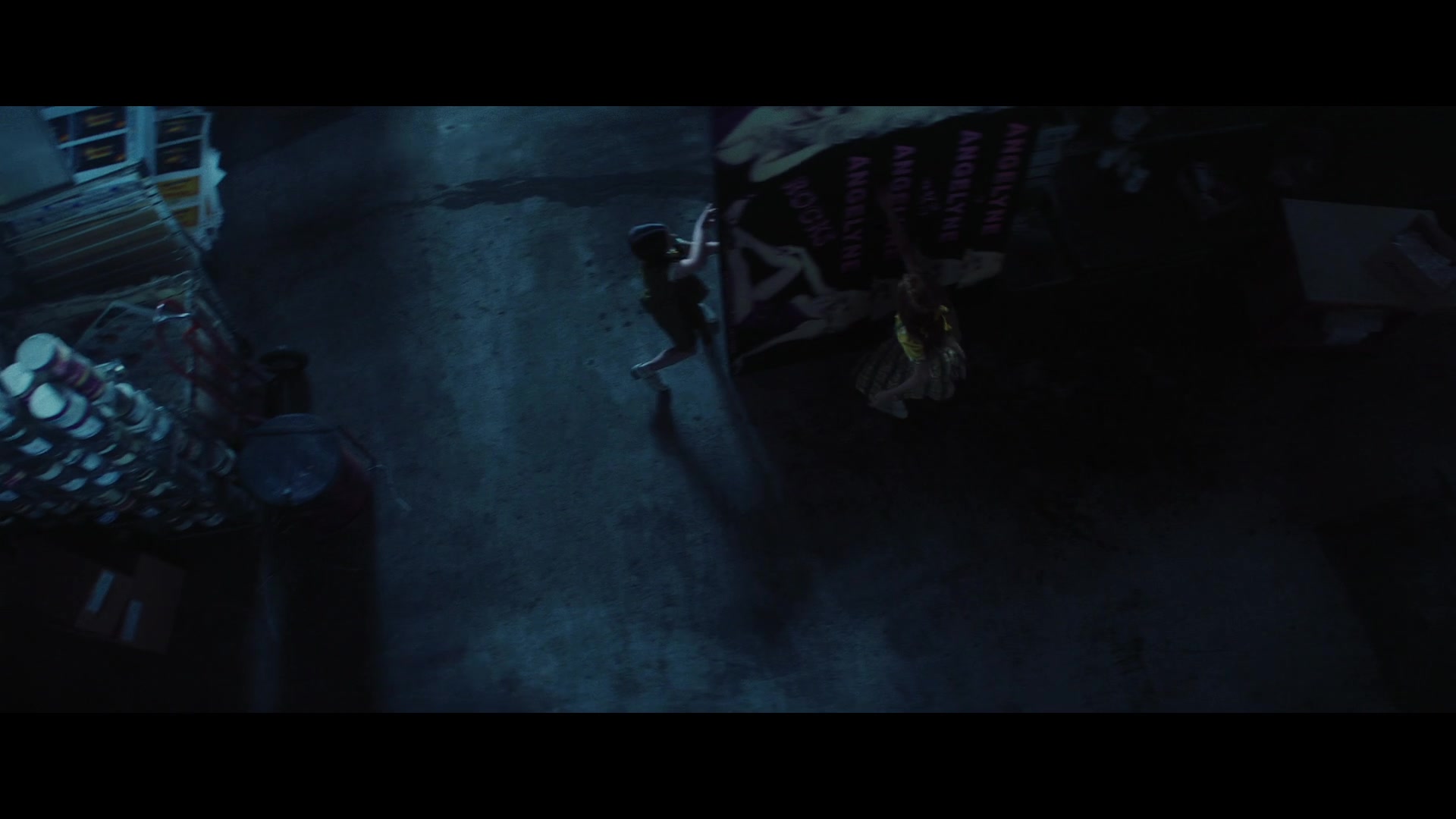Angelyne_S01E05_Pink_Clouds_1080p_ERW_000108.jpg