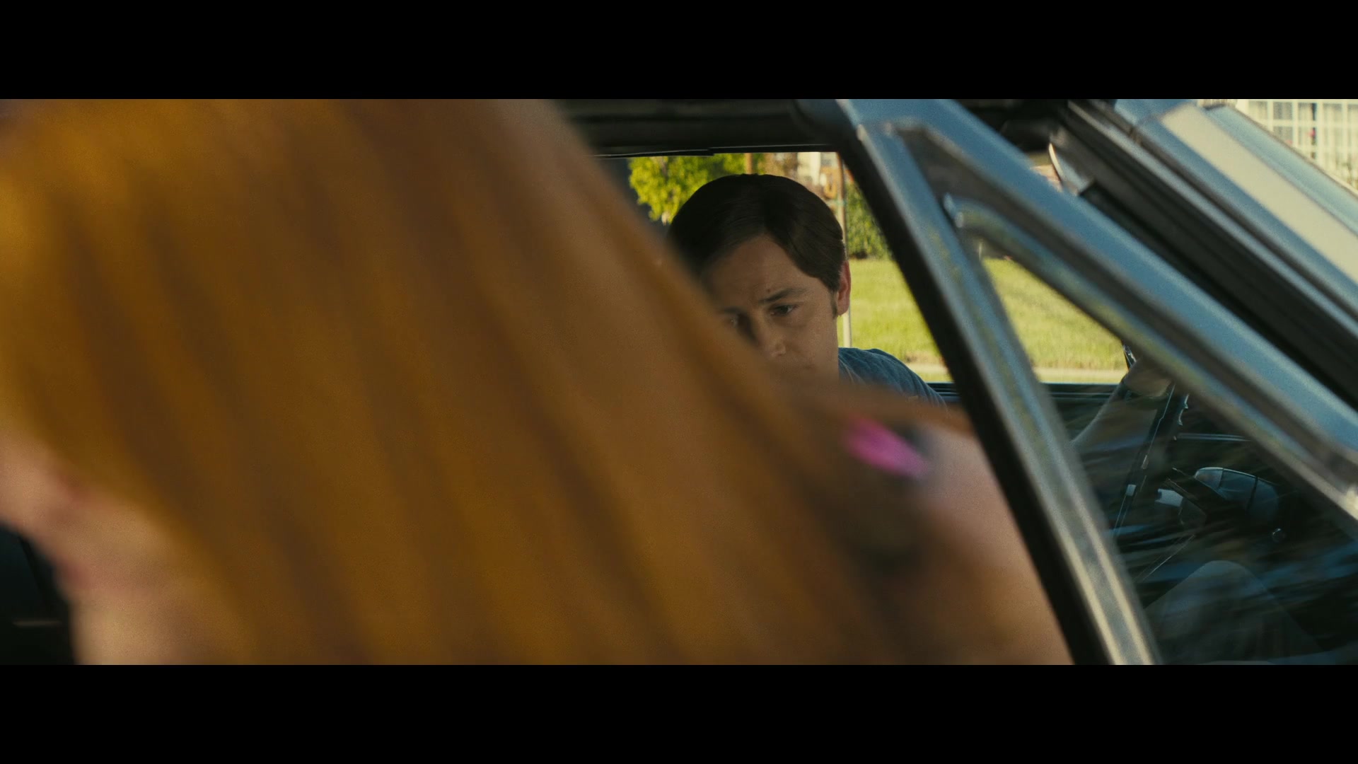 Angelyne_S01E05_Pink_Clouds_1080p_ERW_000727.jpg