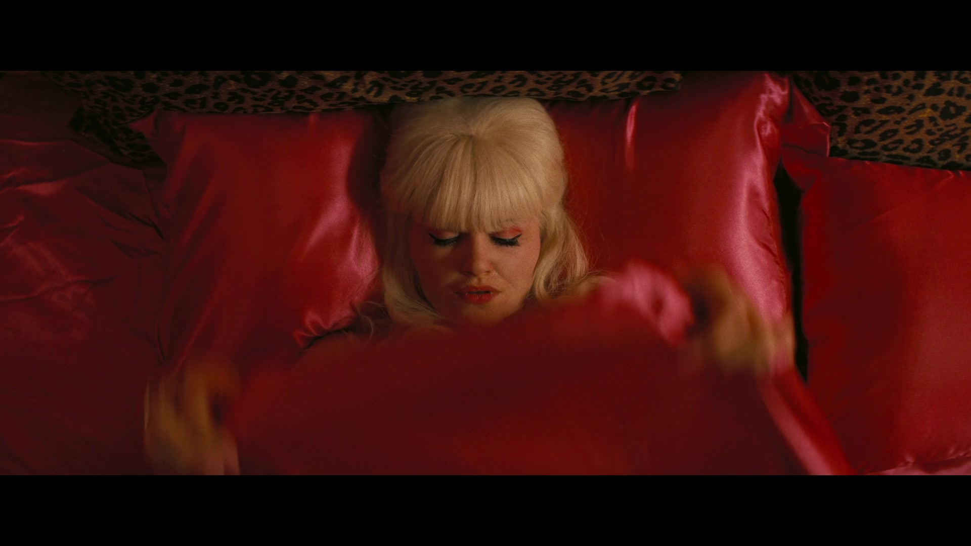 Angelyne_S01E05_Pink_Clouds_1080p_ERW_000886.jpg Angelyne_S01E05_Pink_Clouds_1080p_ERW_000886.jpg