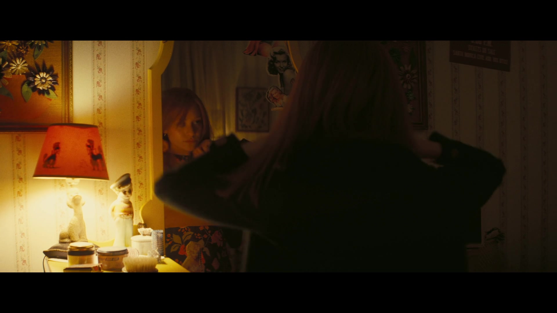 Angelyne_S01E05_Pink_Clouds_1080p_ERW_002527.jpg